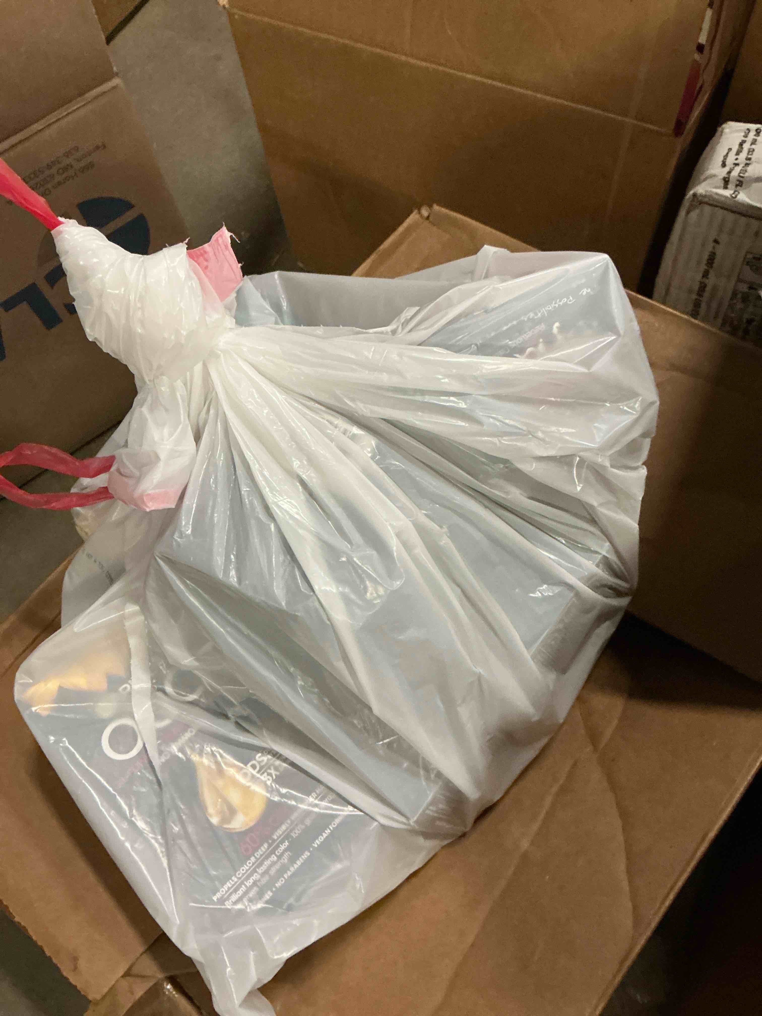 https://s3.amazonaws.com/lotting-images-prod/bidfta/PPE1802629_1757426151942.jpeg