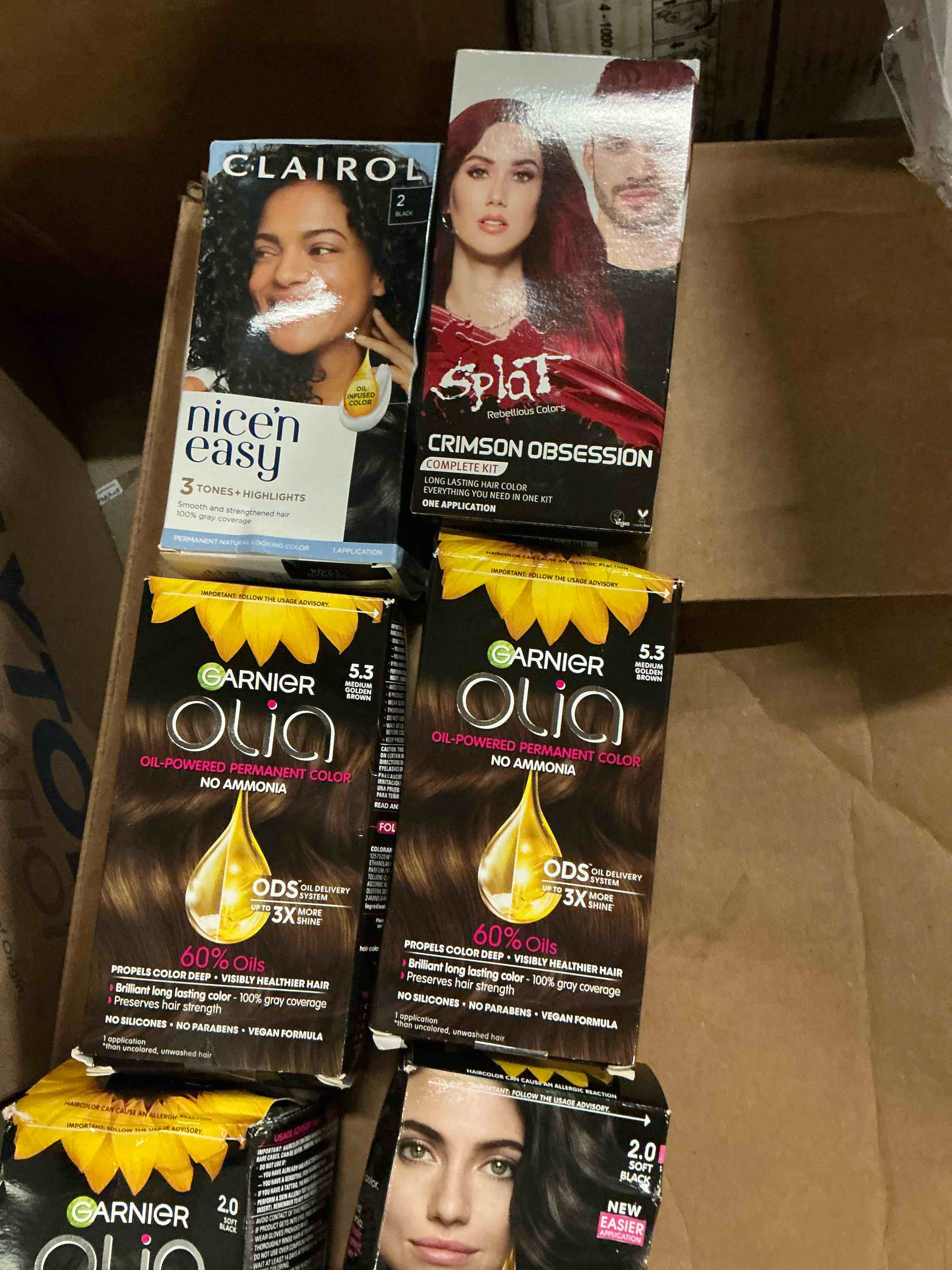 Assortment of hair dyes of different colors (6 pieces)
