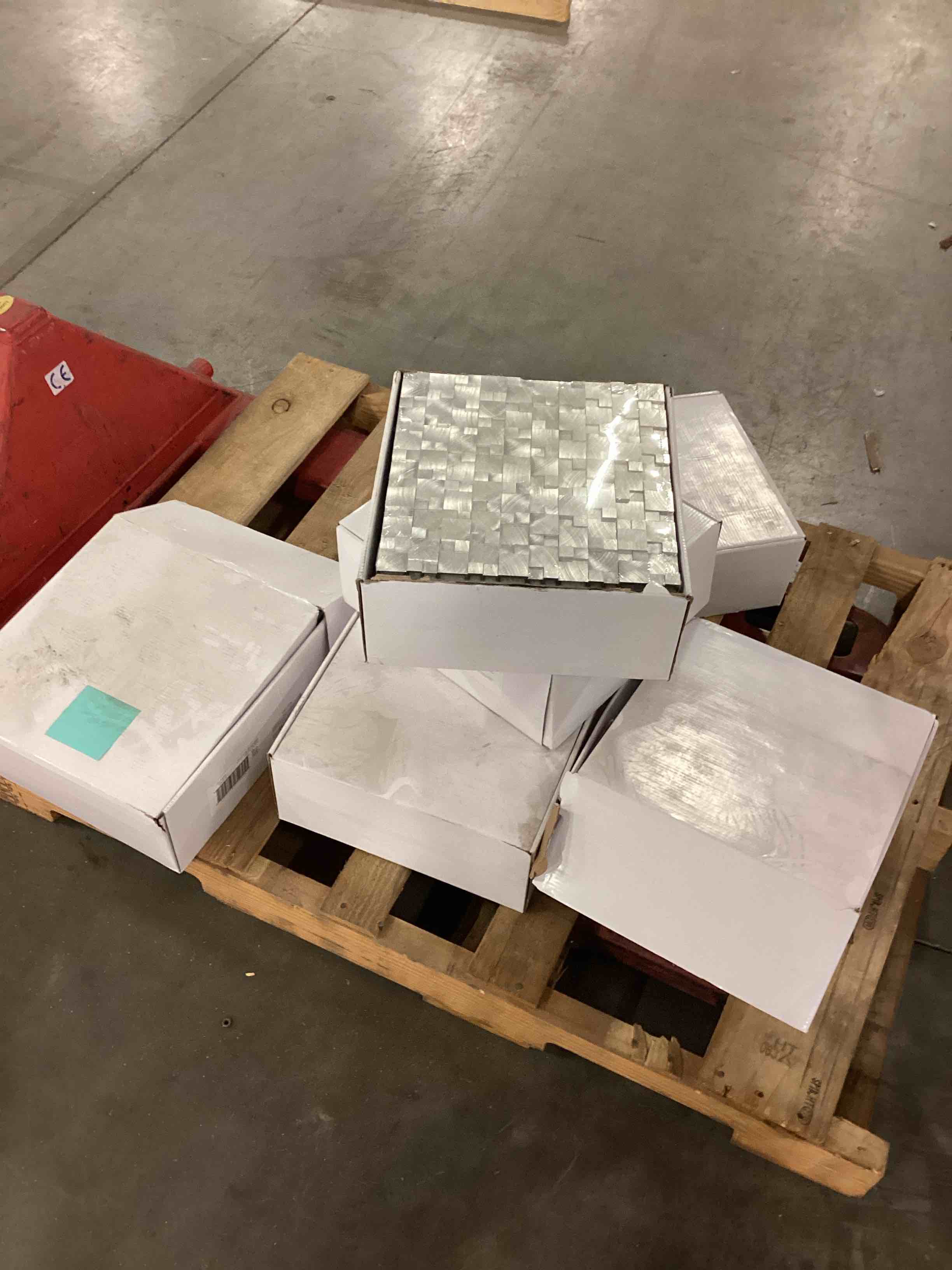 https://s3.amazonaws.com/lotting-images-prod/bidfta/PPE1802697_1757360658506.jpeg