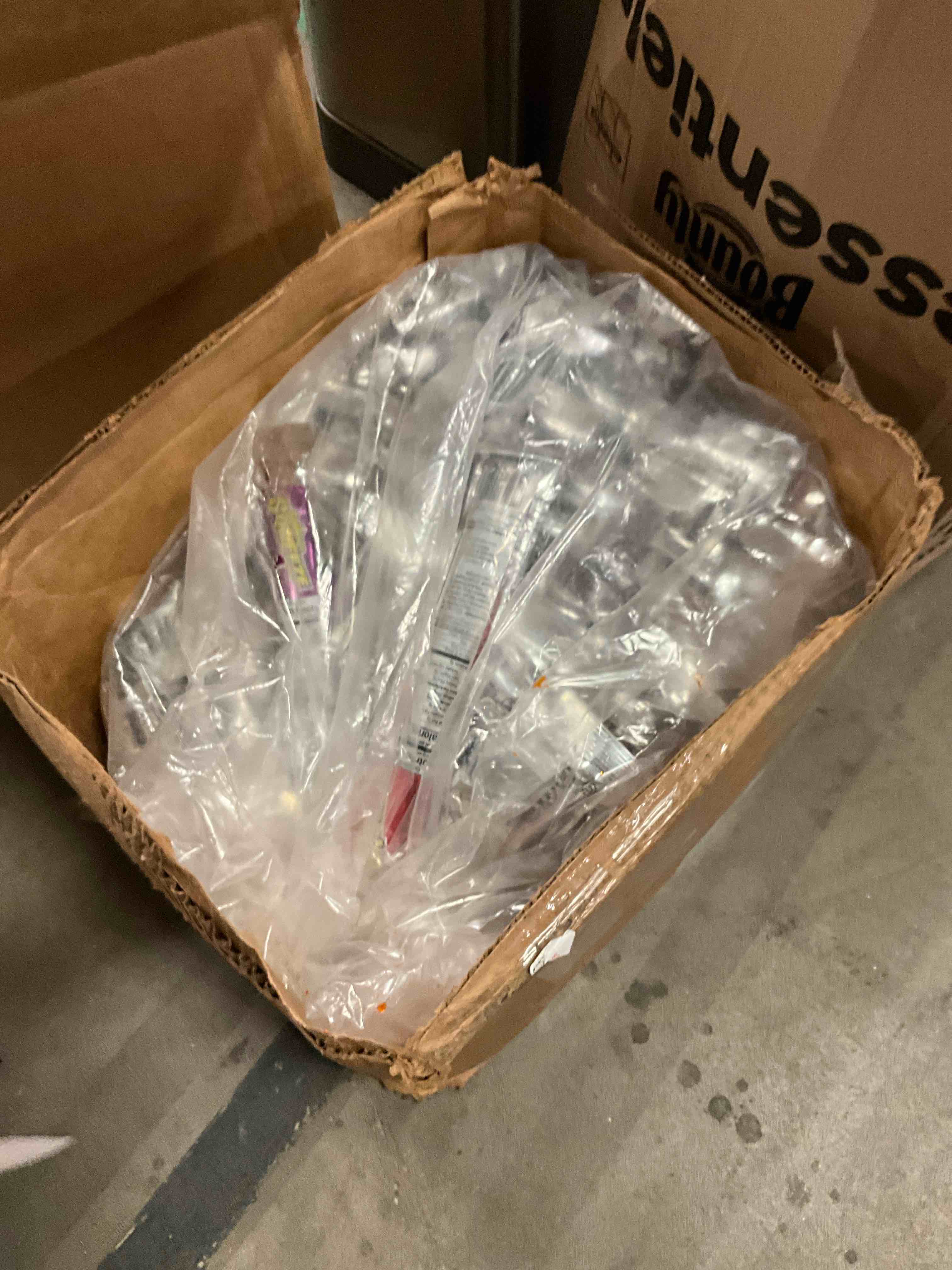 https://s3.amazonaws.com/lotting-images-prod/bidfta/PPE1802741_1757363236942.jpeg