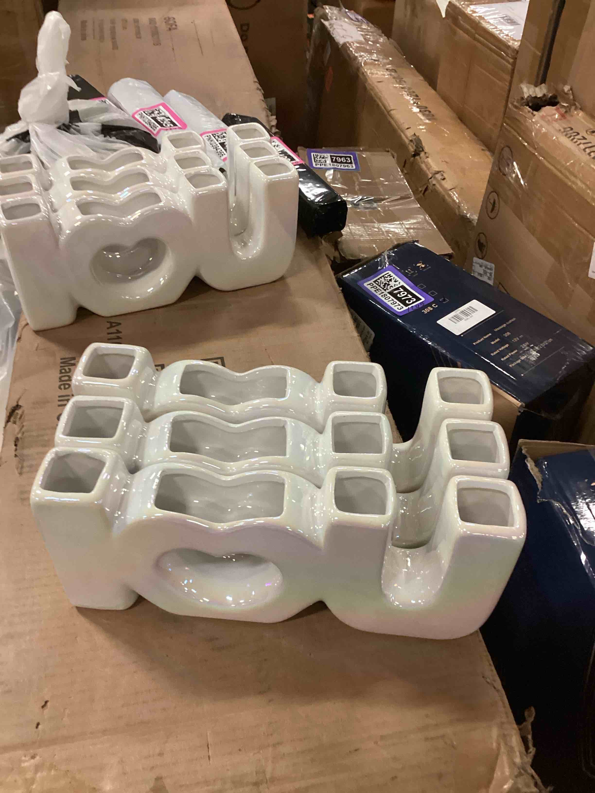https://s3.amazonaws.com/lotting-images-prod/bidfta/PPE1808198_1749314647328.jpeg