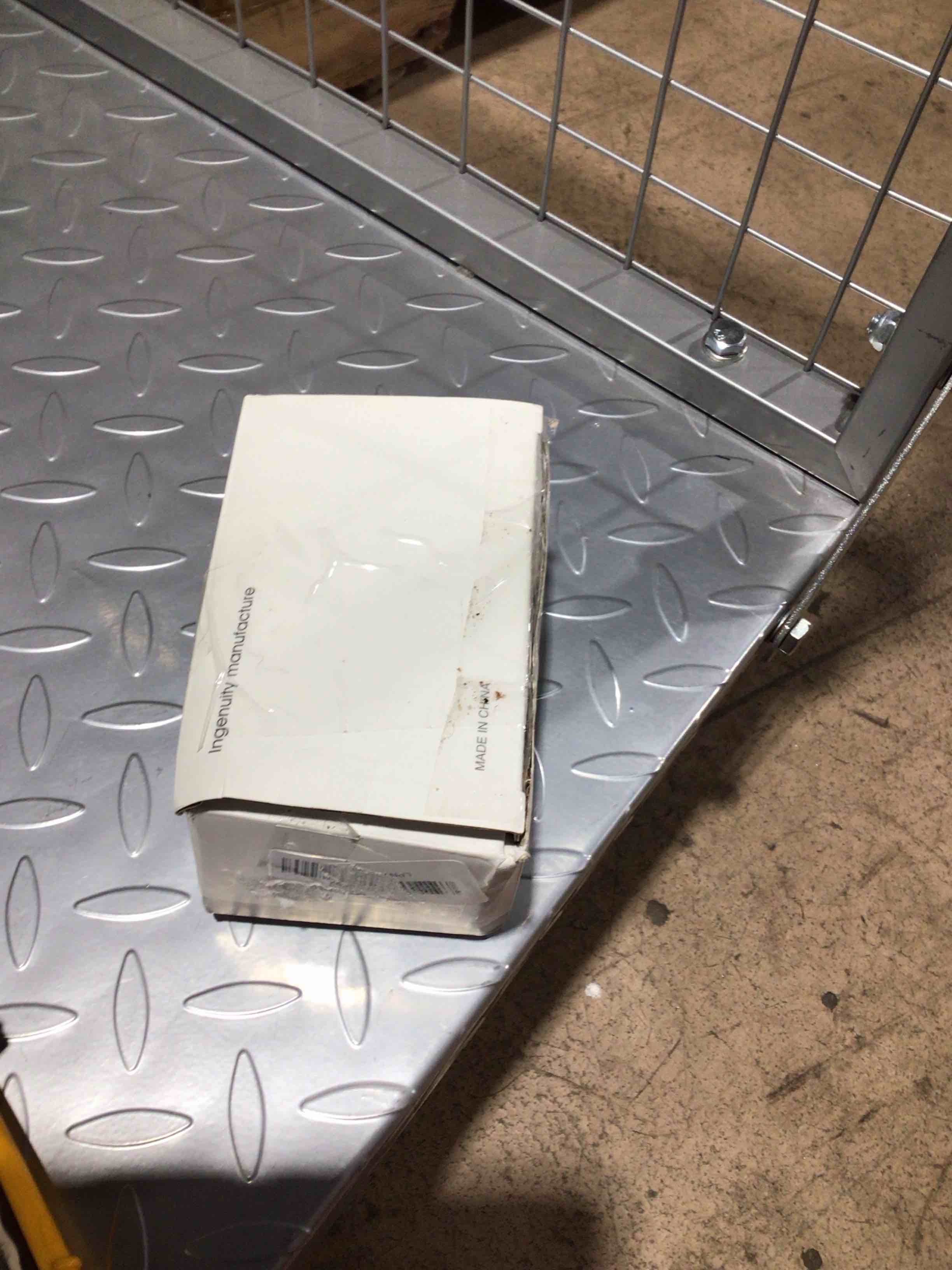 https://s3.amazonaws.com/lotting-images-prod/bidfta/PPE1808910_1750339009973.jpeg