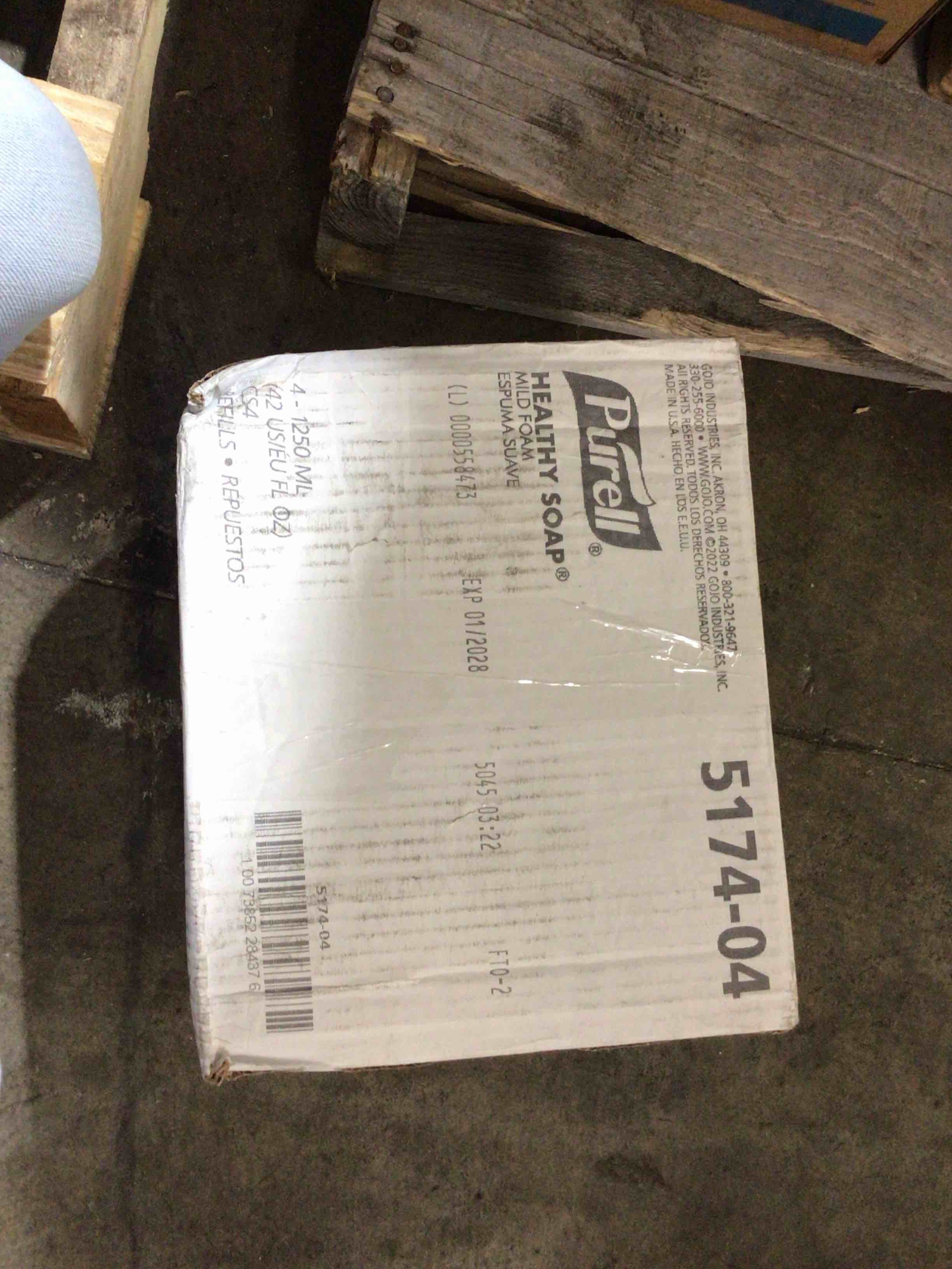 https://s3.amazonaws.com/lotting-images-prod/bidfta/PPE1809223_1750875685936.jpeg
