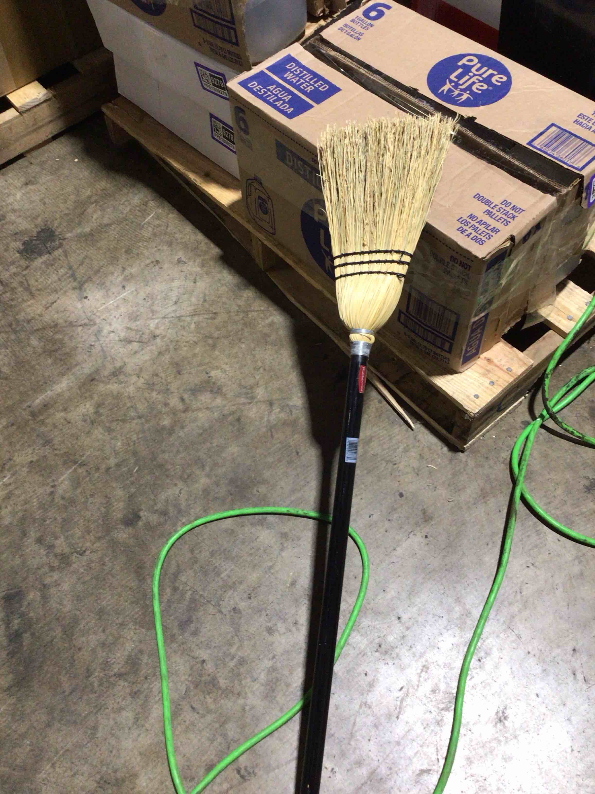 https://s3.amazonaws.com/lotting-images-prod/bidfta/PPE1809301_1750961455362.jpeg