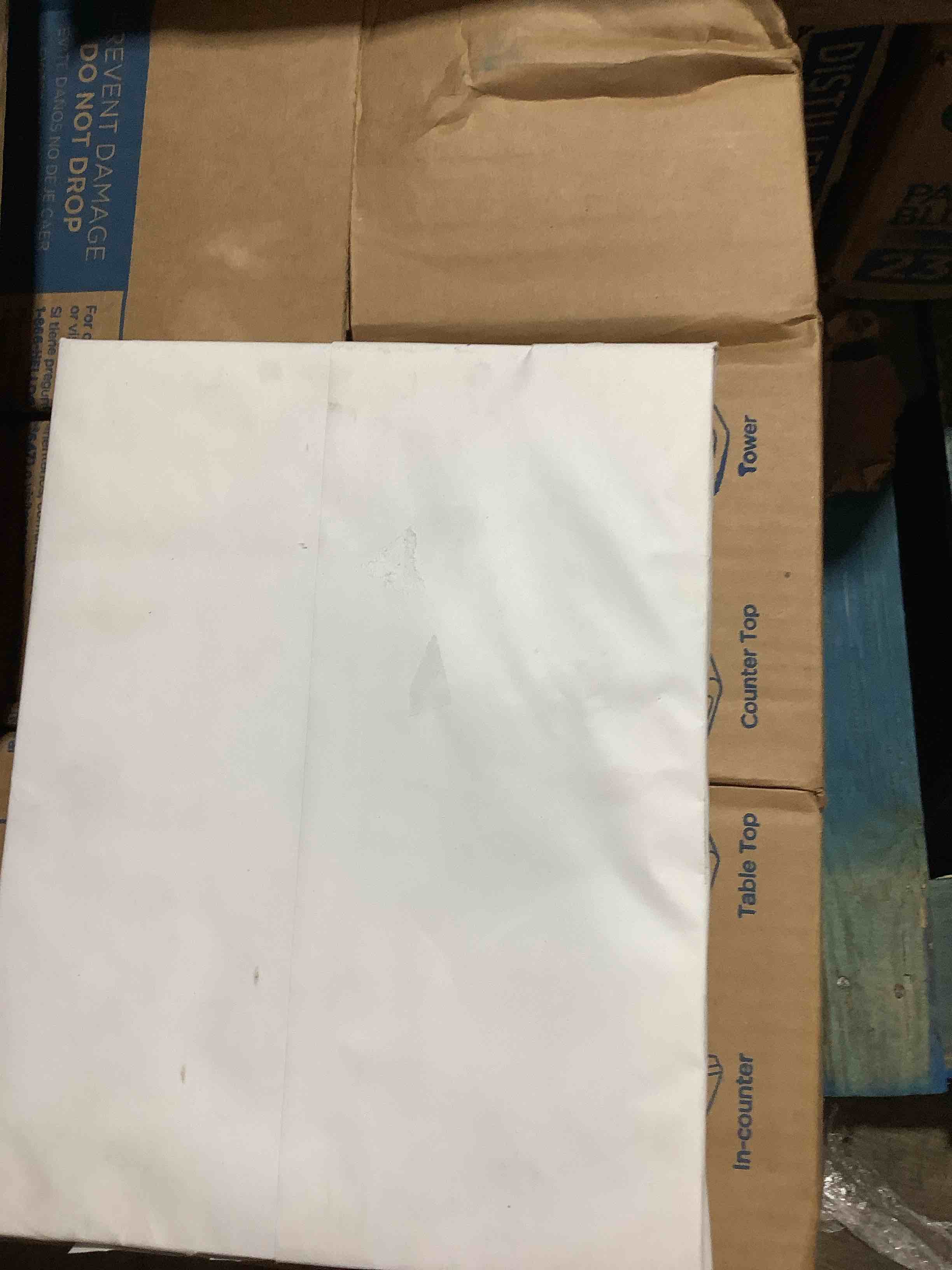 https://s3.amazonaws.com/lotting-images-prod/bidfta/PPE1809484_1751470070815.jpeg
