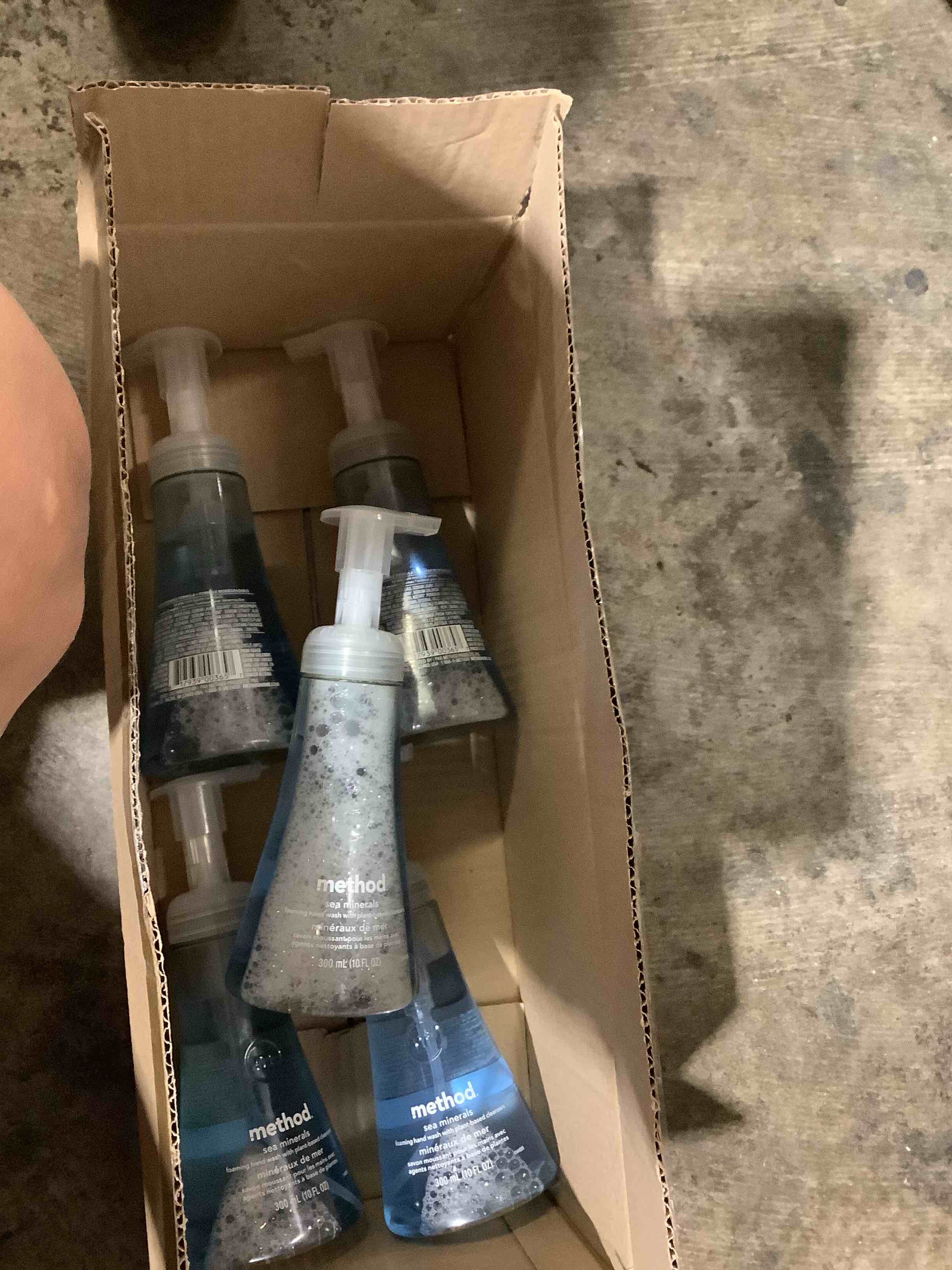 https://s3.amazonaws.com/lotting-images-prod/bidfta/PPE1809718_1751995686987.jpeg