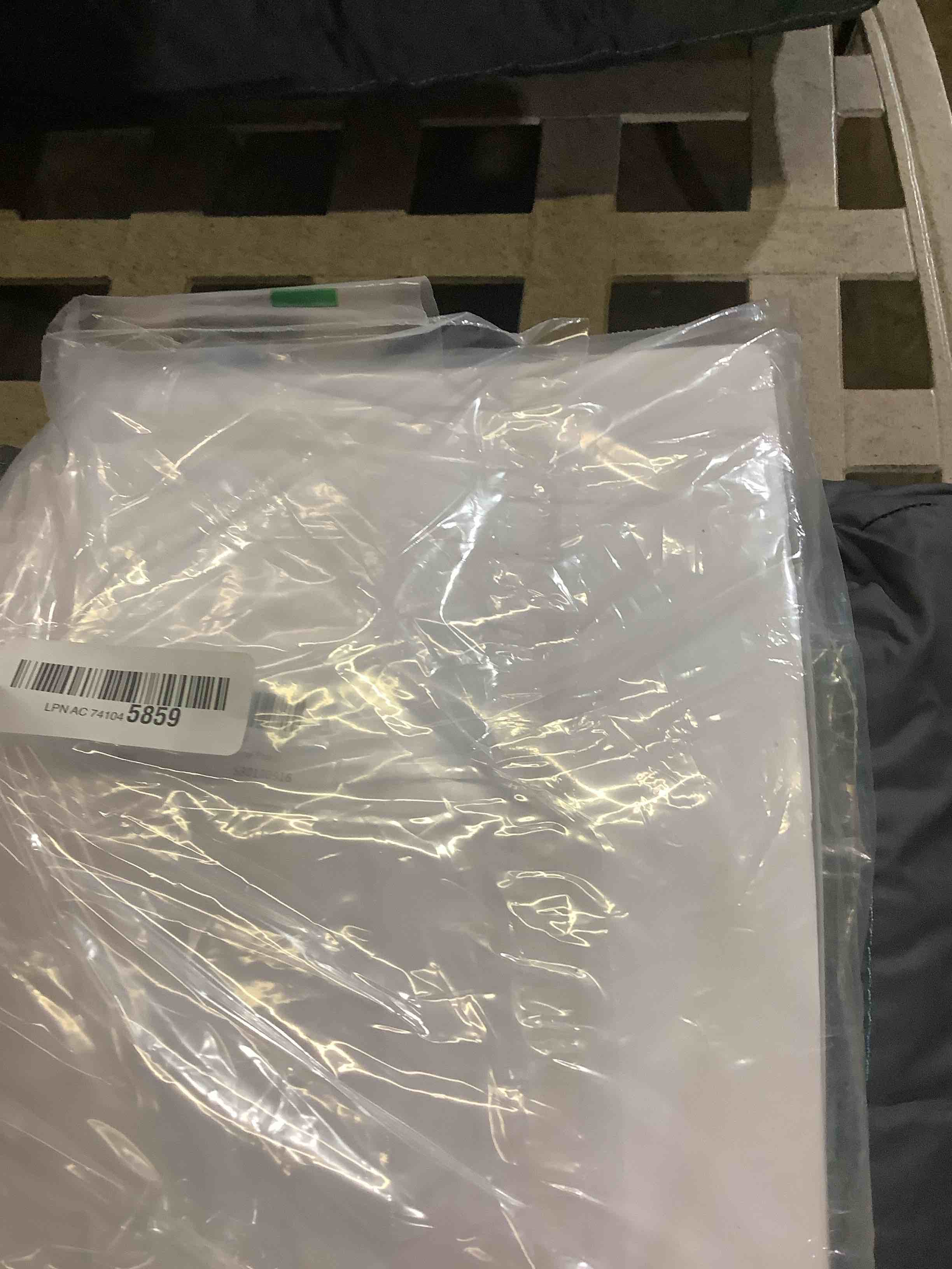 https://s3.amazonaws.com/lotting-images-prod/bidfta/PPE1809771_1752072877574.jpeg