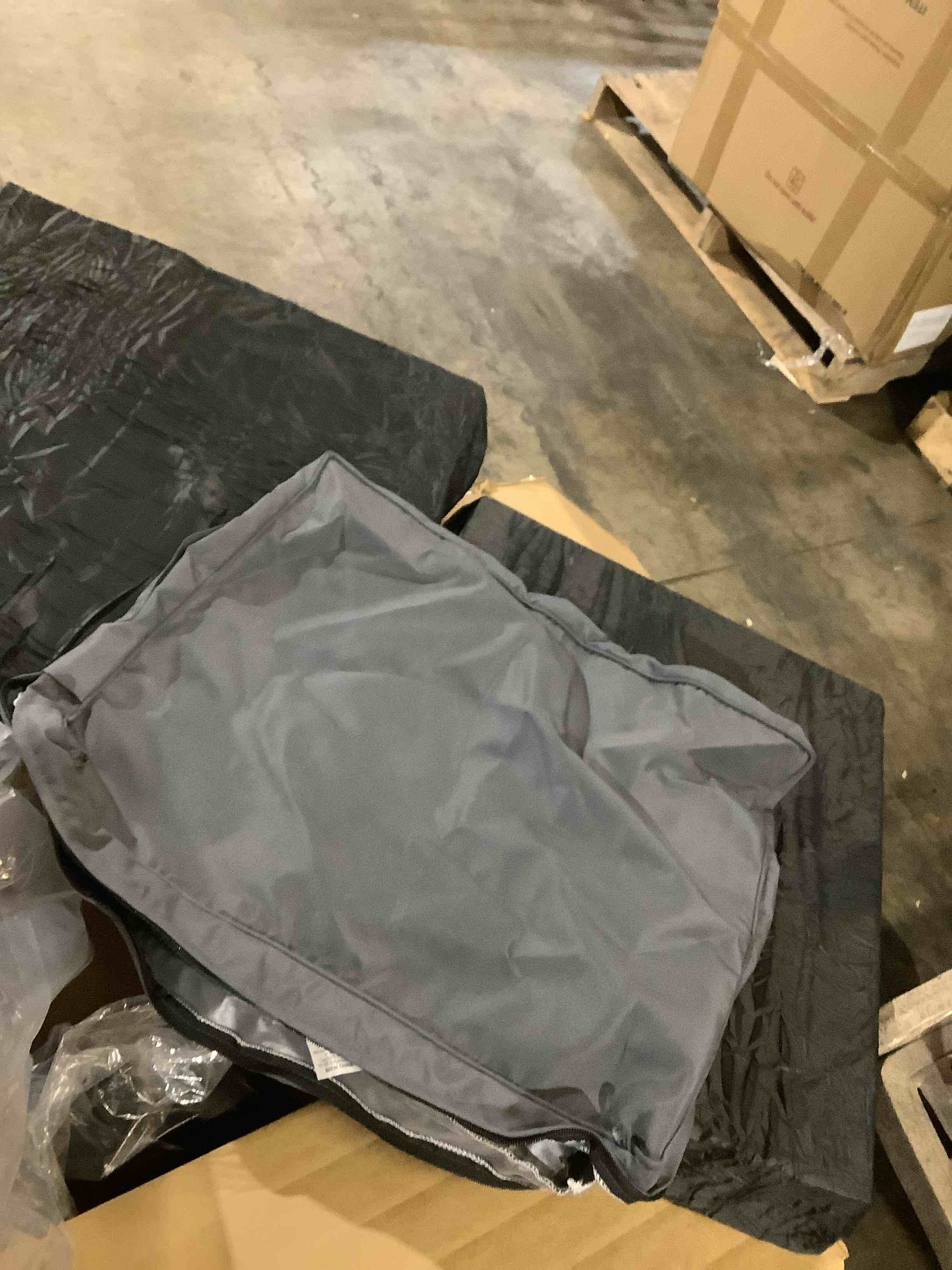 https://s3.amazonaws.com/lotting-images-prod/bidfta/PPE1809772_1752073380658.jpeg
