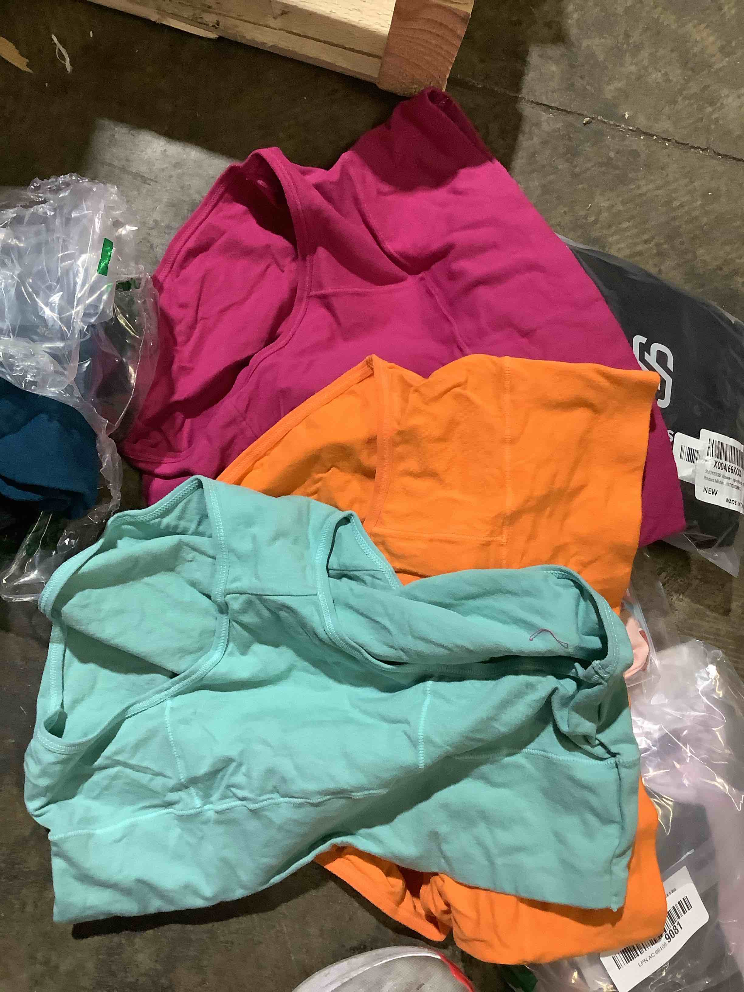 https://s3.amazonaws.com/lotting-images-prod/bidfta/PPE1809953_1752247671552.jpeg