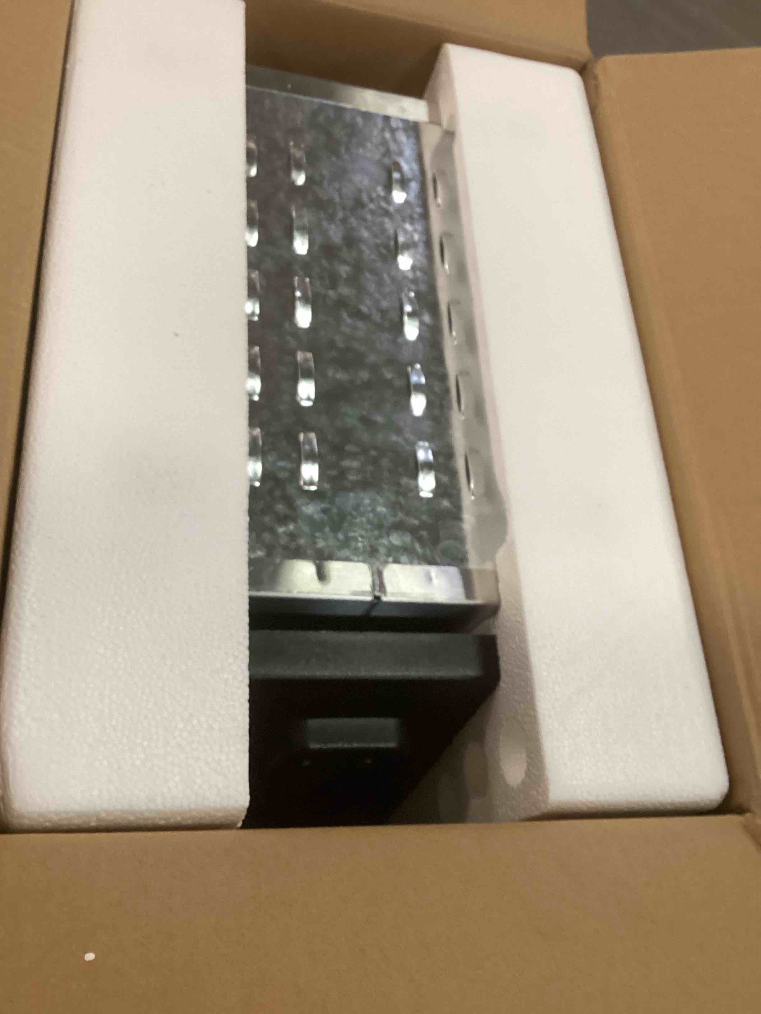 https://s3.amazonaws.com/lotting-images-prod/bidfta/PPE1819485_1732632030791.jpeg