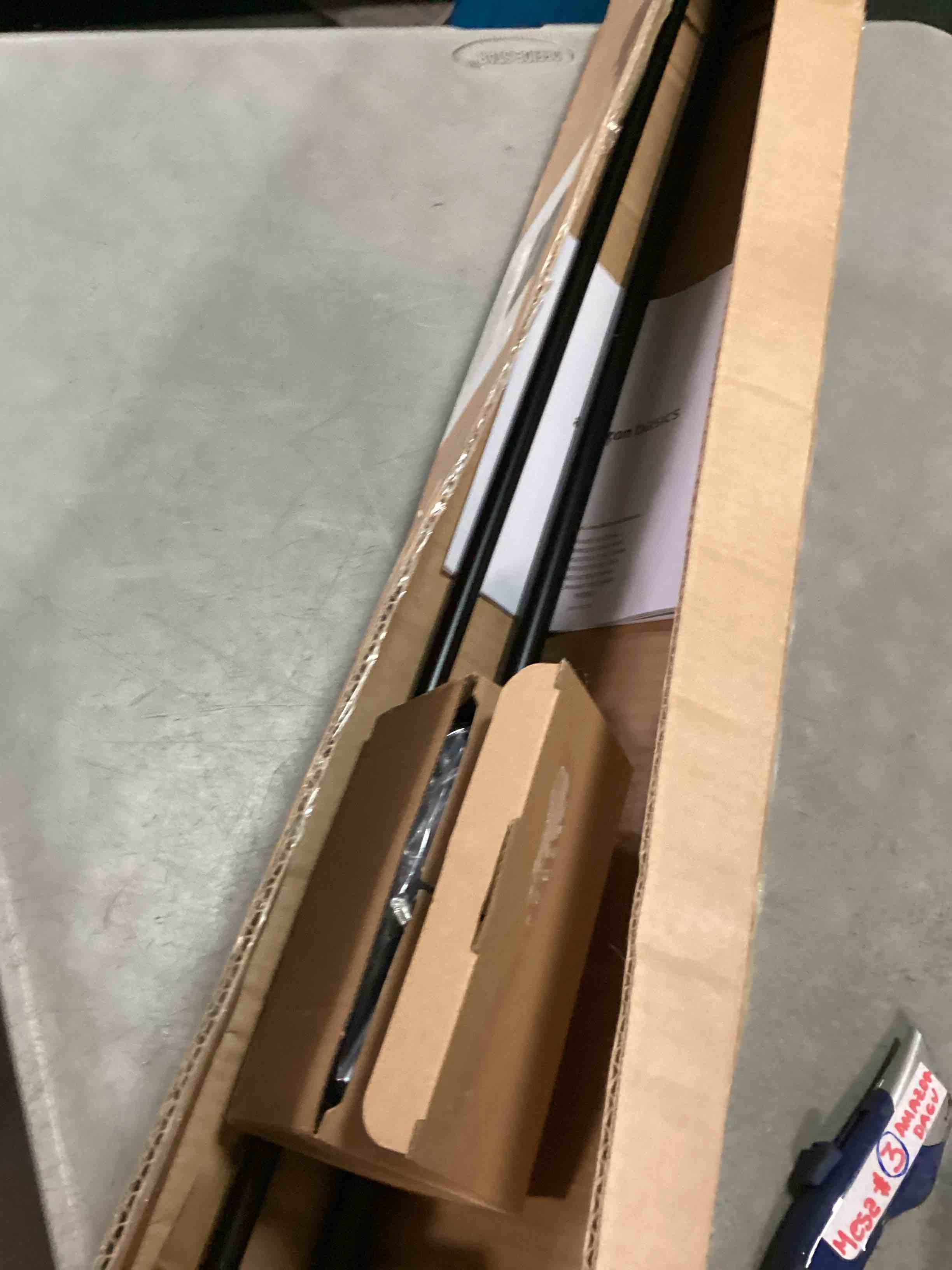 https://s3.amazonaws.com/lotting-images-prod/bidfta/PPE1819601_1732647036846.jpeg