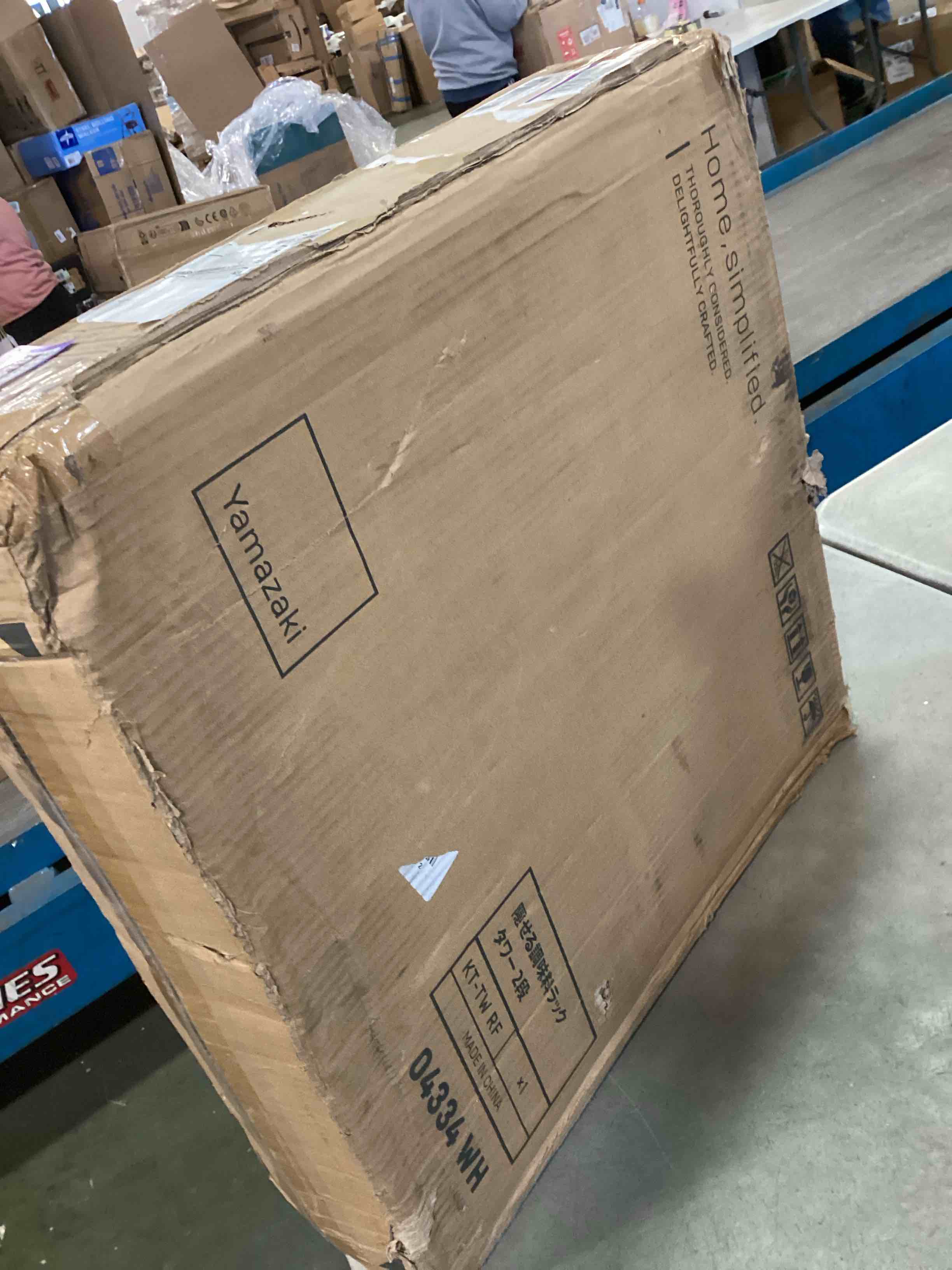 https://s3.amazonaws.com/lotting-images-prod/bidfta/PPE1819618_1732648485211.jpeg