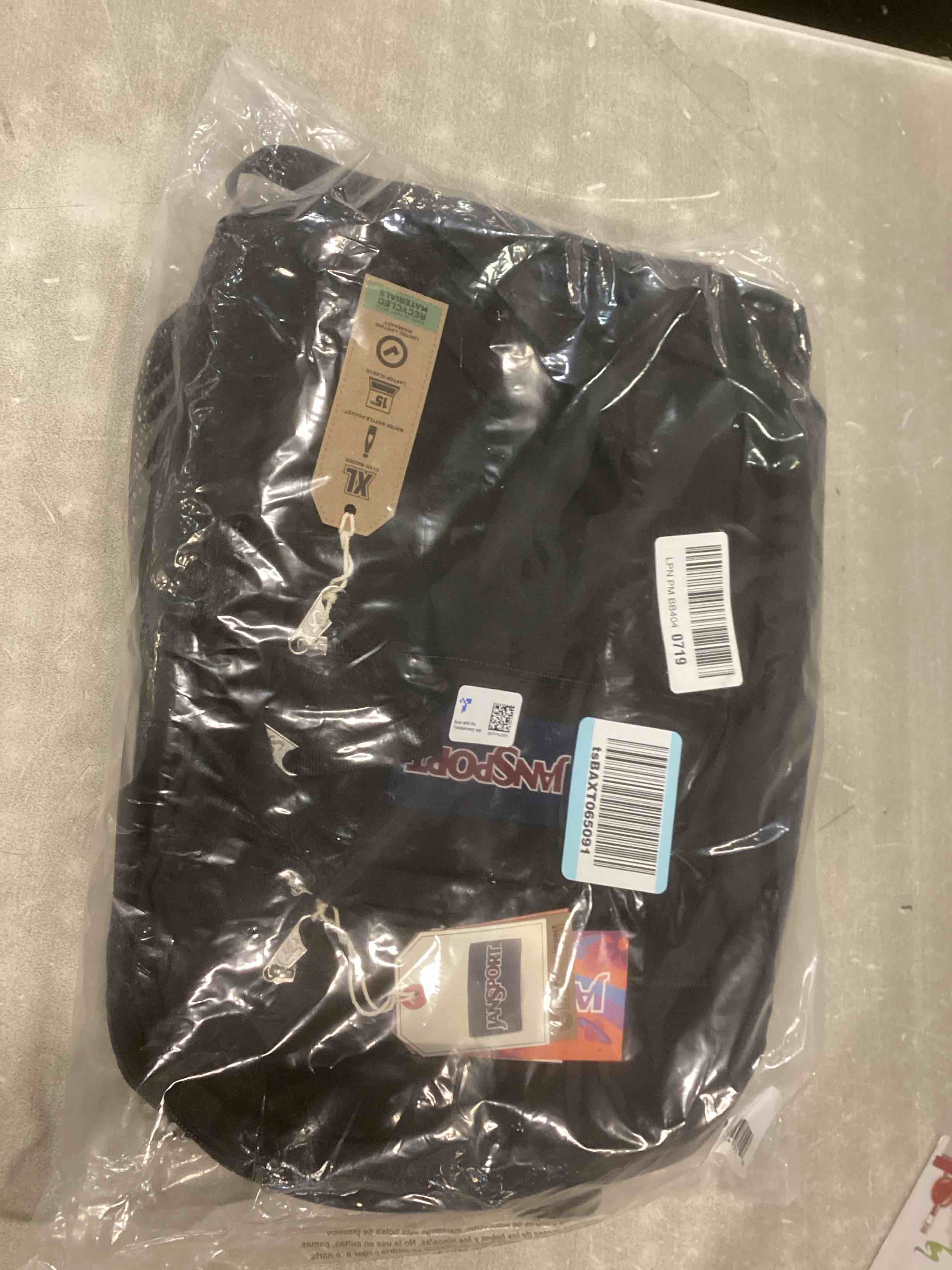 https://s3.amazonaws.com/lotting-images-prod/bidfta/PPE1820291_1733157953710.jpeg