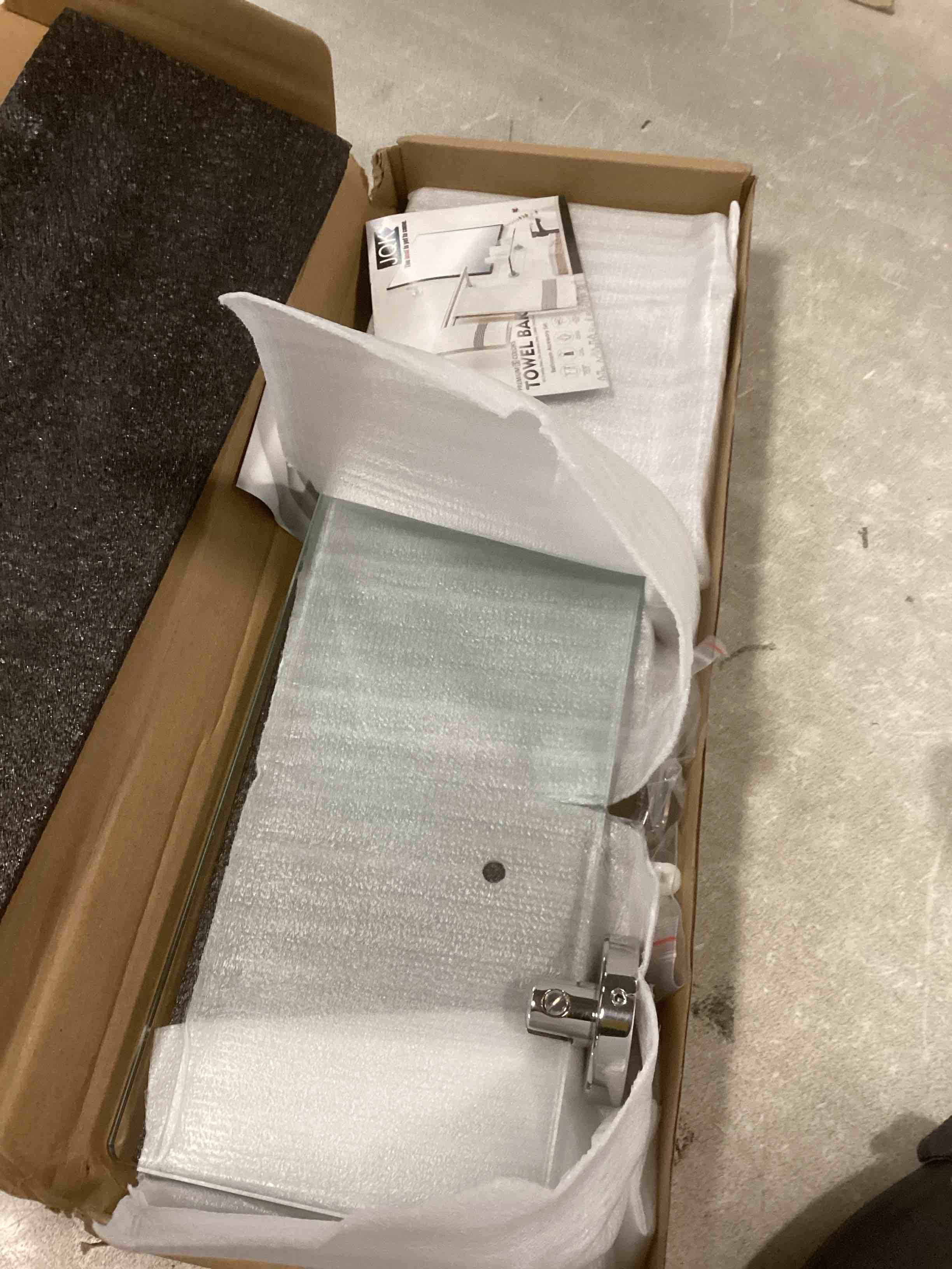 https://s3.amazonaws.com/lotting-images-prod/bidfta/PPE1820327_1733163641216.jpeg