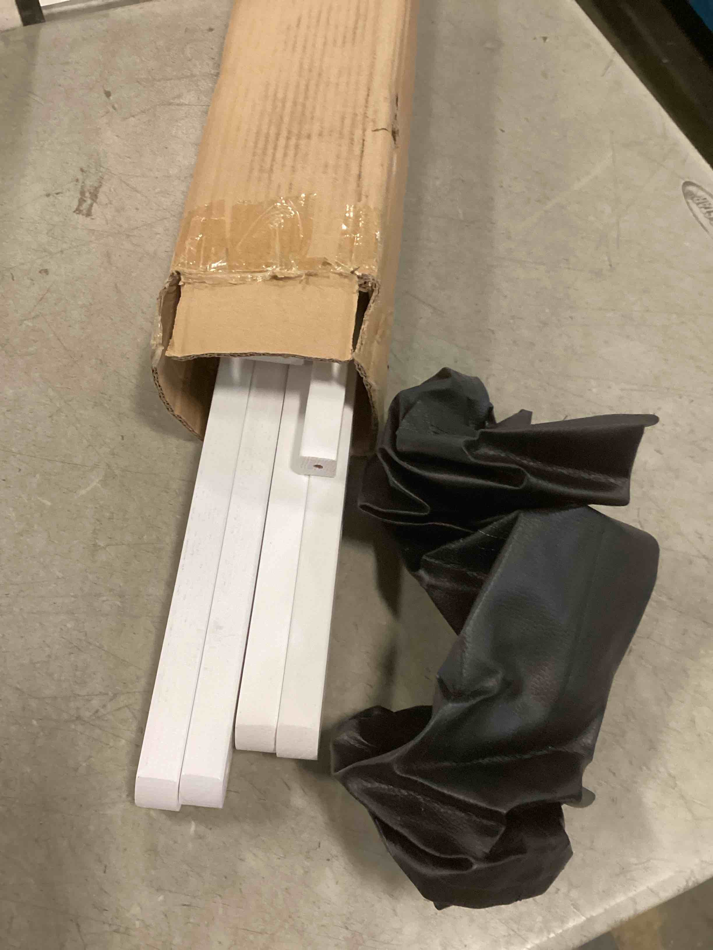 https://s3.amazonaws.com/lotting-images-prod/bidfta/PPE1821609_1733764563917.jpeg