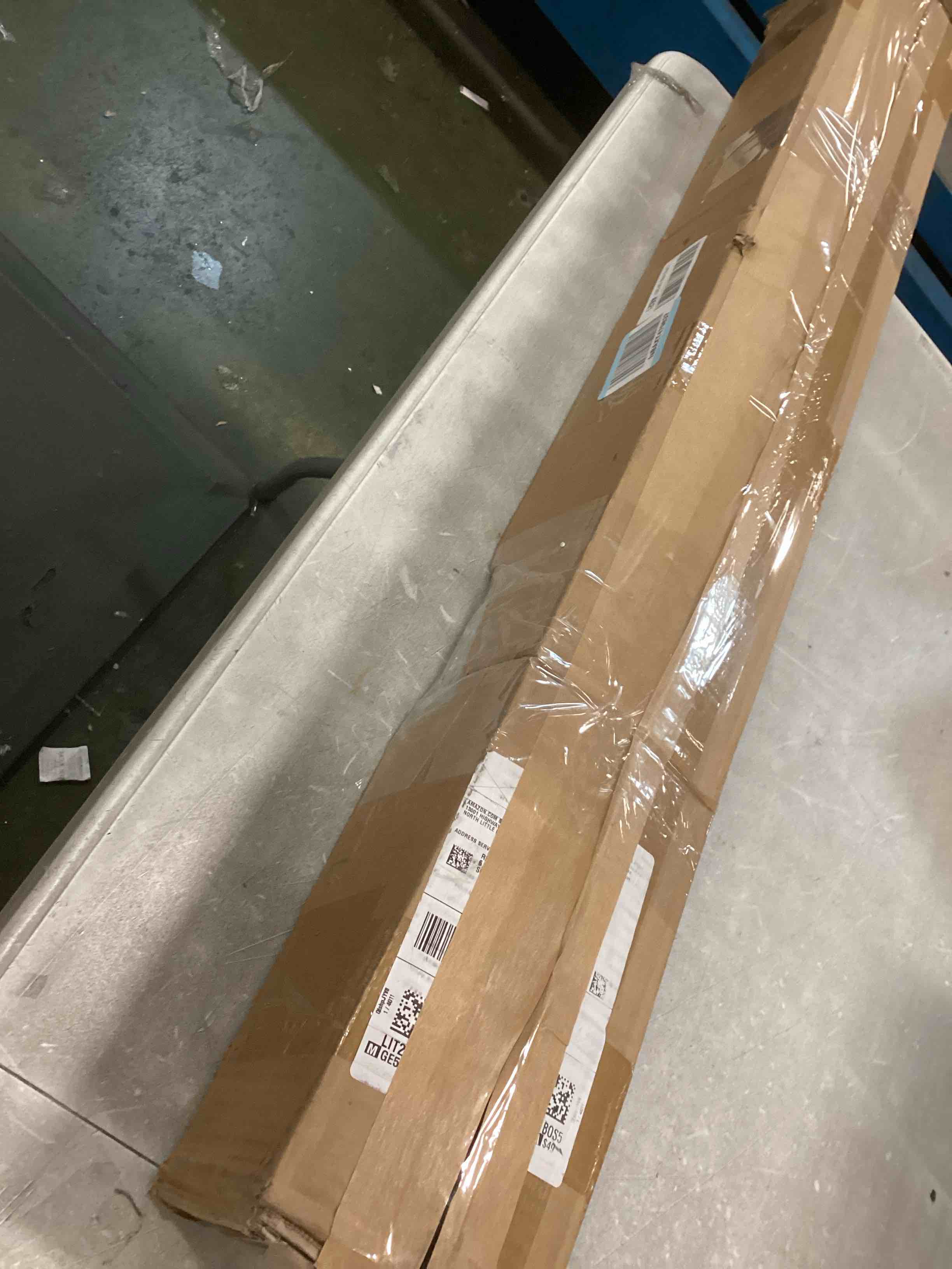 https://s3.amazonaws.com/lotting-images-prod/bidfta/PPE1821805_1733842239954.jpeg