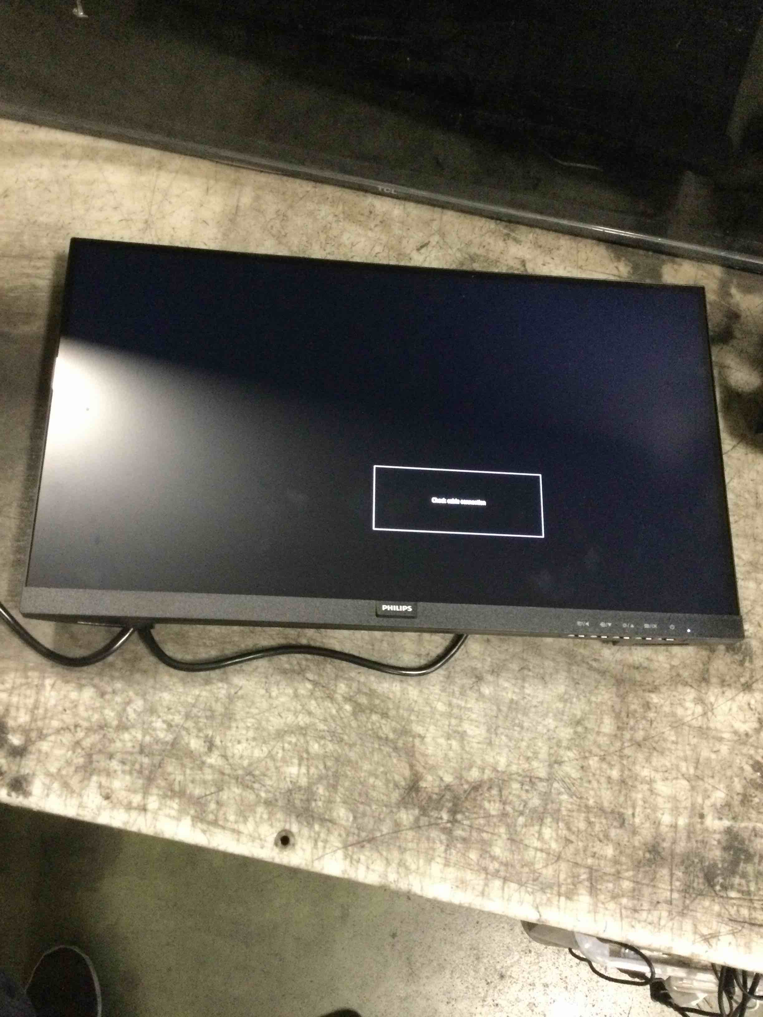 https://s3.amazonaws.com/lotting-images-prod/bidfta/PPE1821809_1733923442629.jpeg
