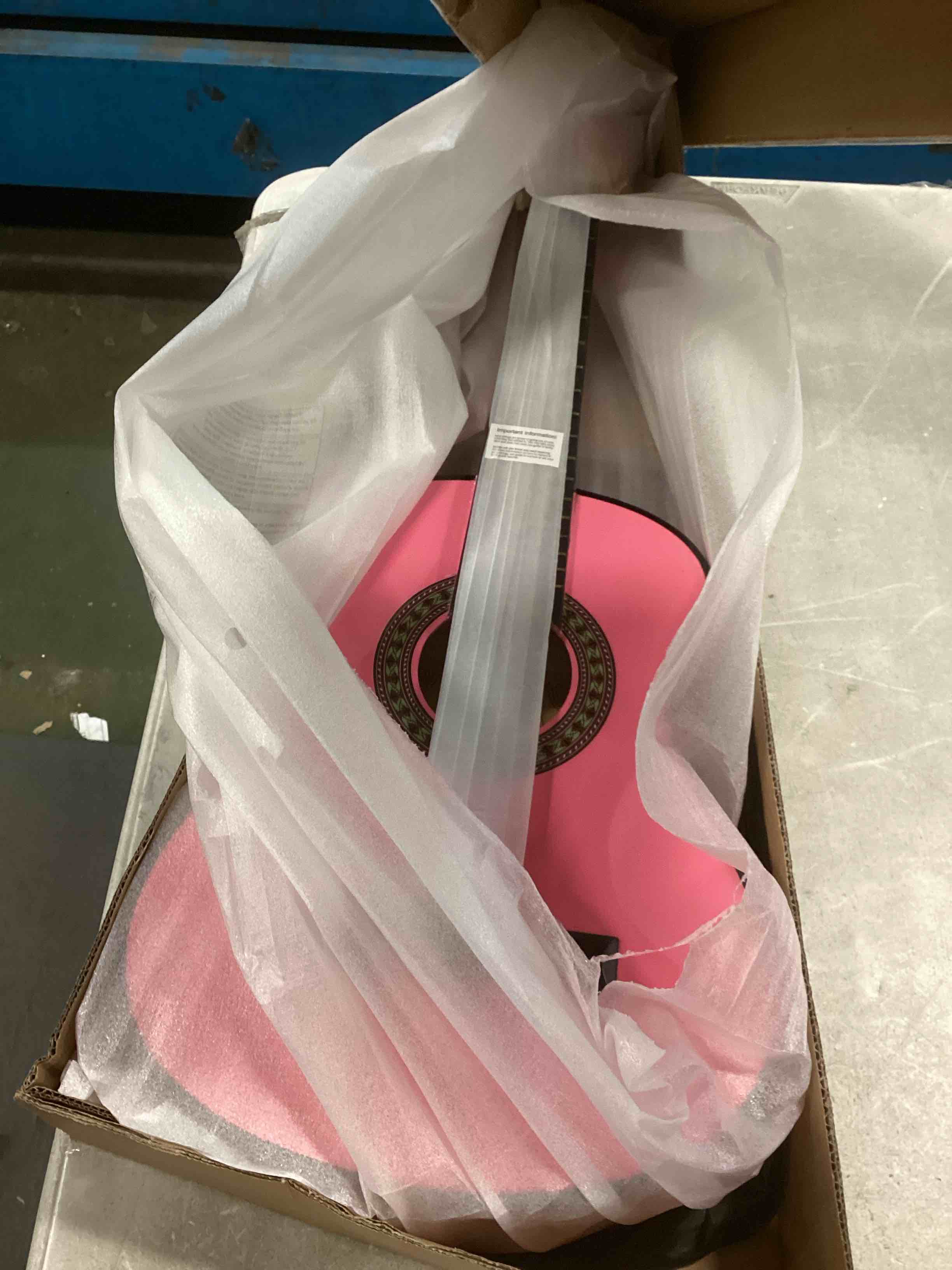 https://s3.amazonaws.com/lotting-images-prod/bidfta/PPE1821842_1733846549667.jpeg