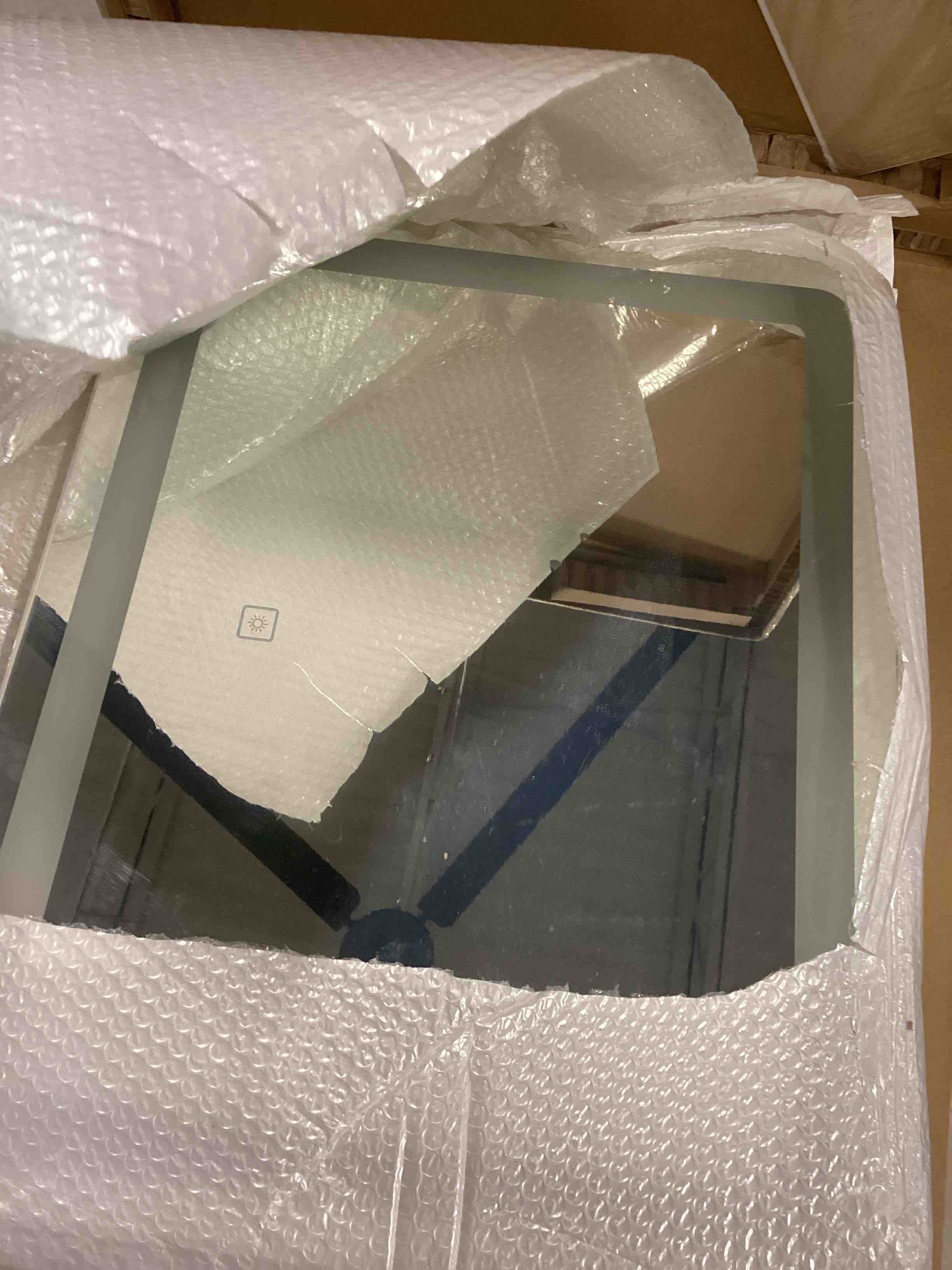https://s3.amazonaws.com/lotting-images-prod/bidfta/PPE1821919_1733855753893.jpeg