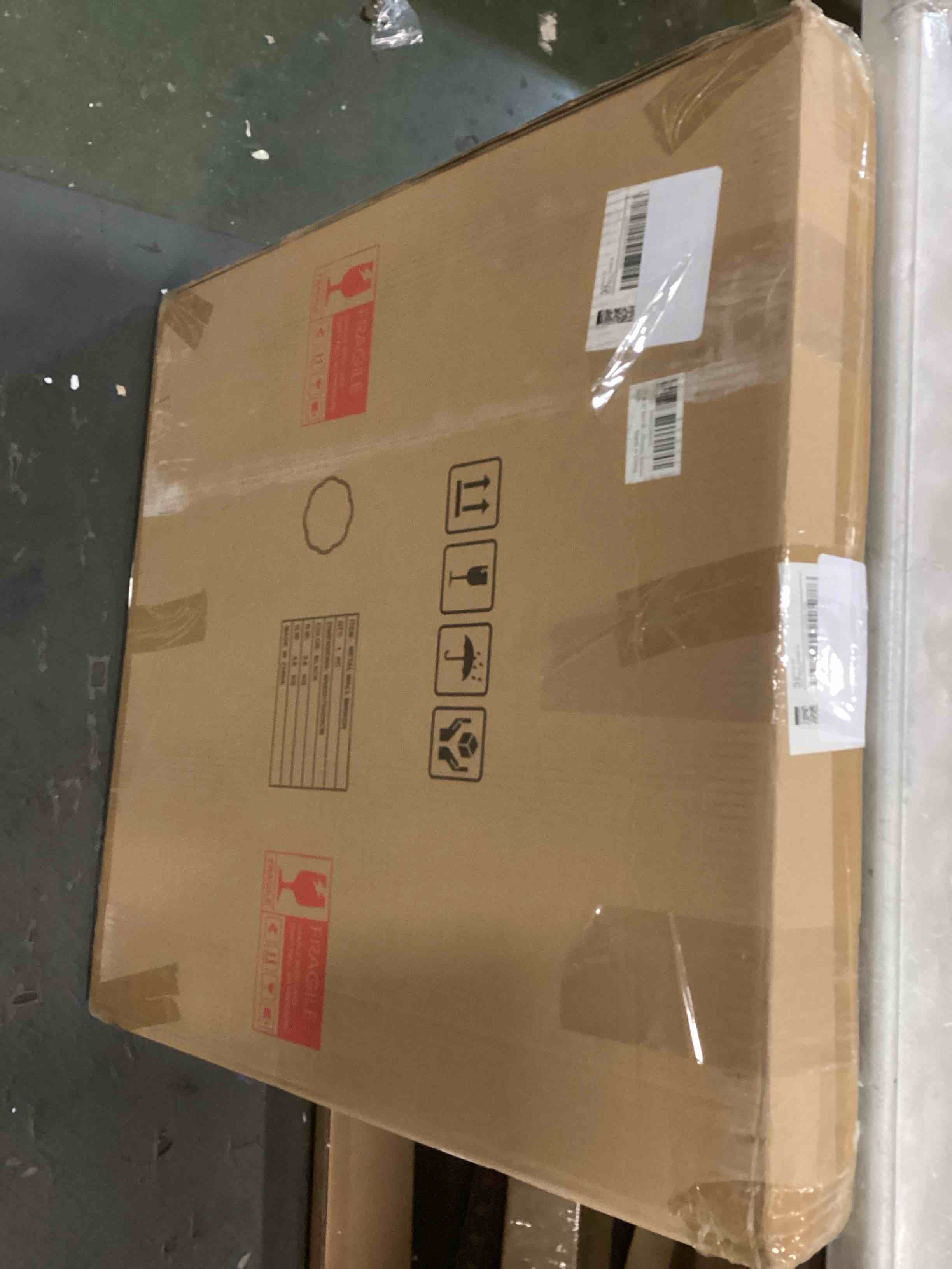https://s3.amazonaws.com/lotting-images-prod/bidfta/PPE1821931_1733856820975.jpeg