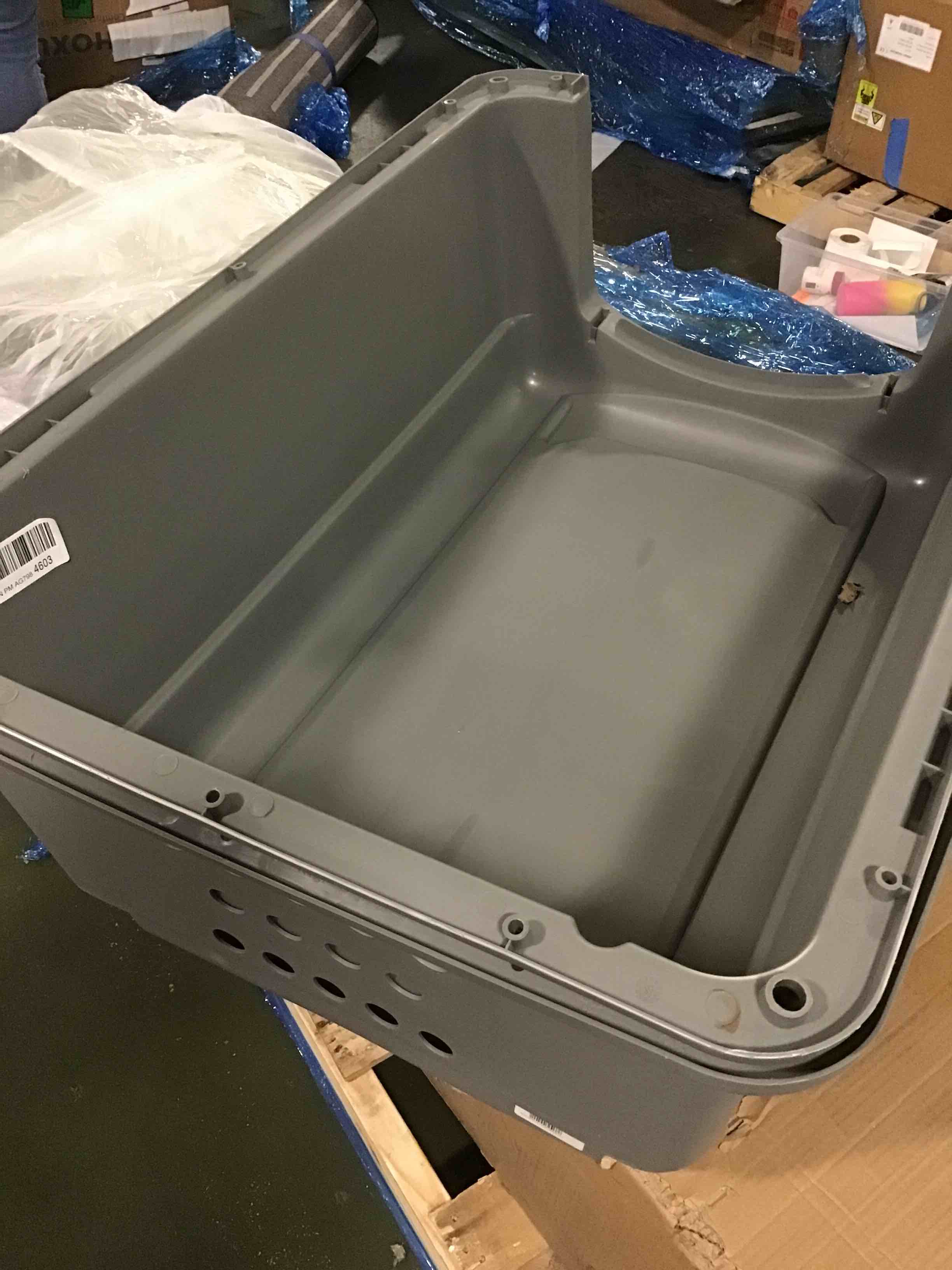 https://s3.amazonaws.com/lotting-images-prod/bidfta/PPE1822912_1733870378548.jpeg