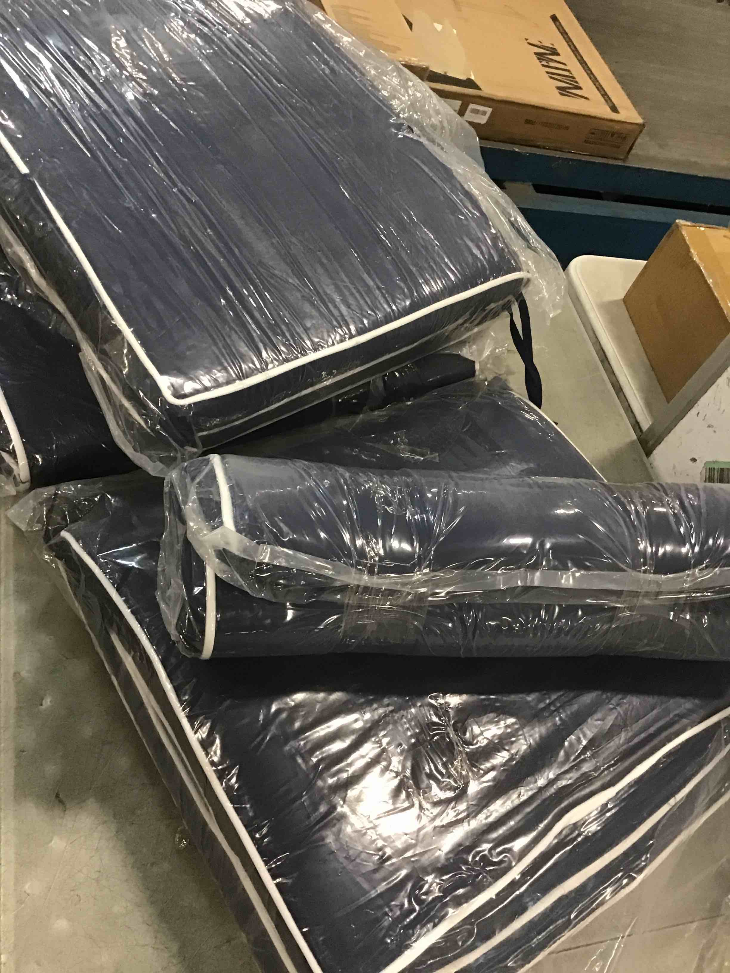 https://s3.amazonaws.com/lotting-images-prod/bidfta/PPE1823052_1733960757918.jpeg