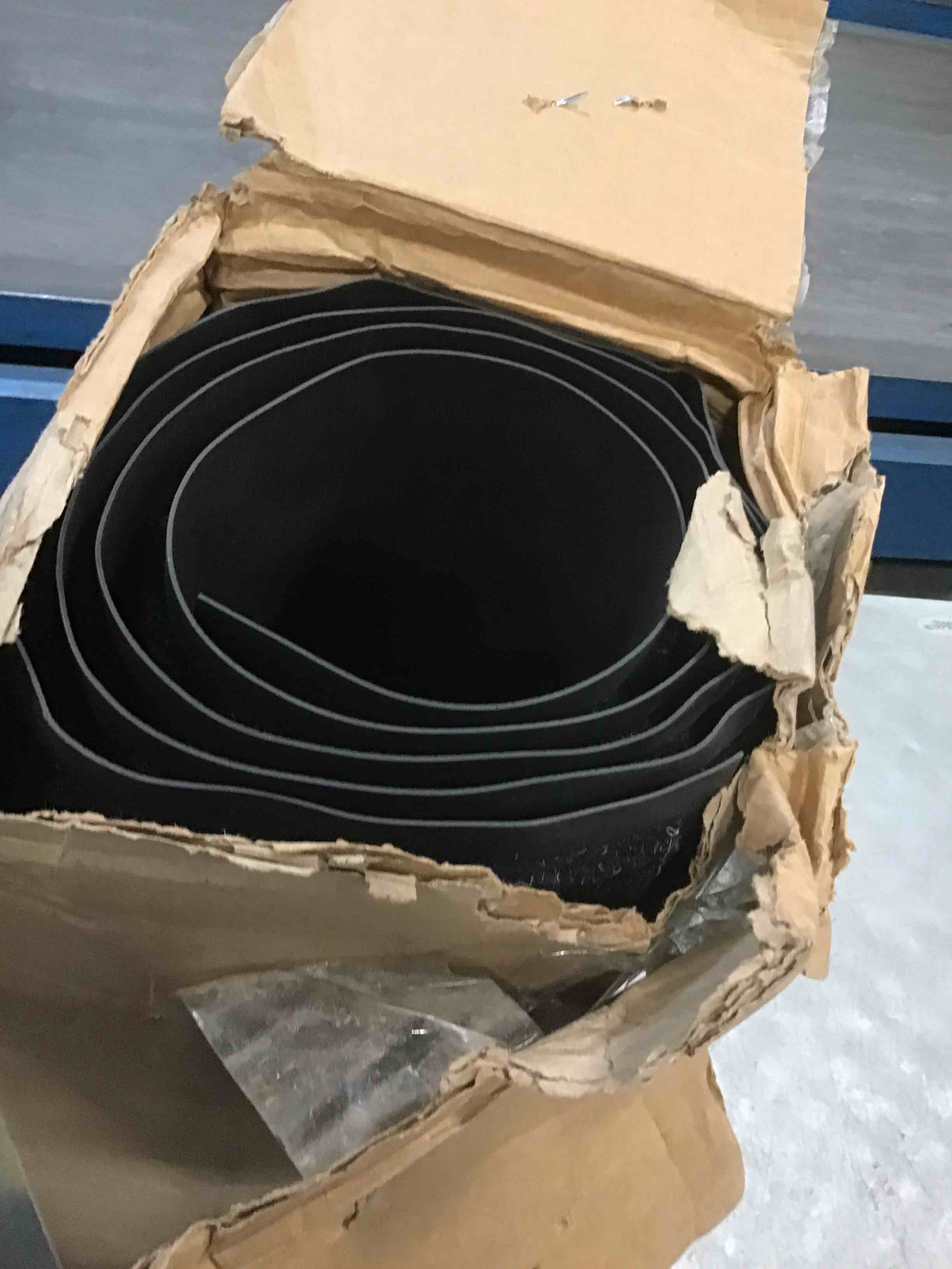 https://s3.amazonaws.com/lotting-images-prod/bidfta/PPE1823114_1733972431816.jpeg