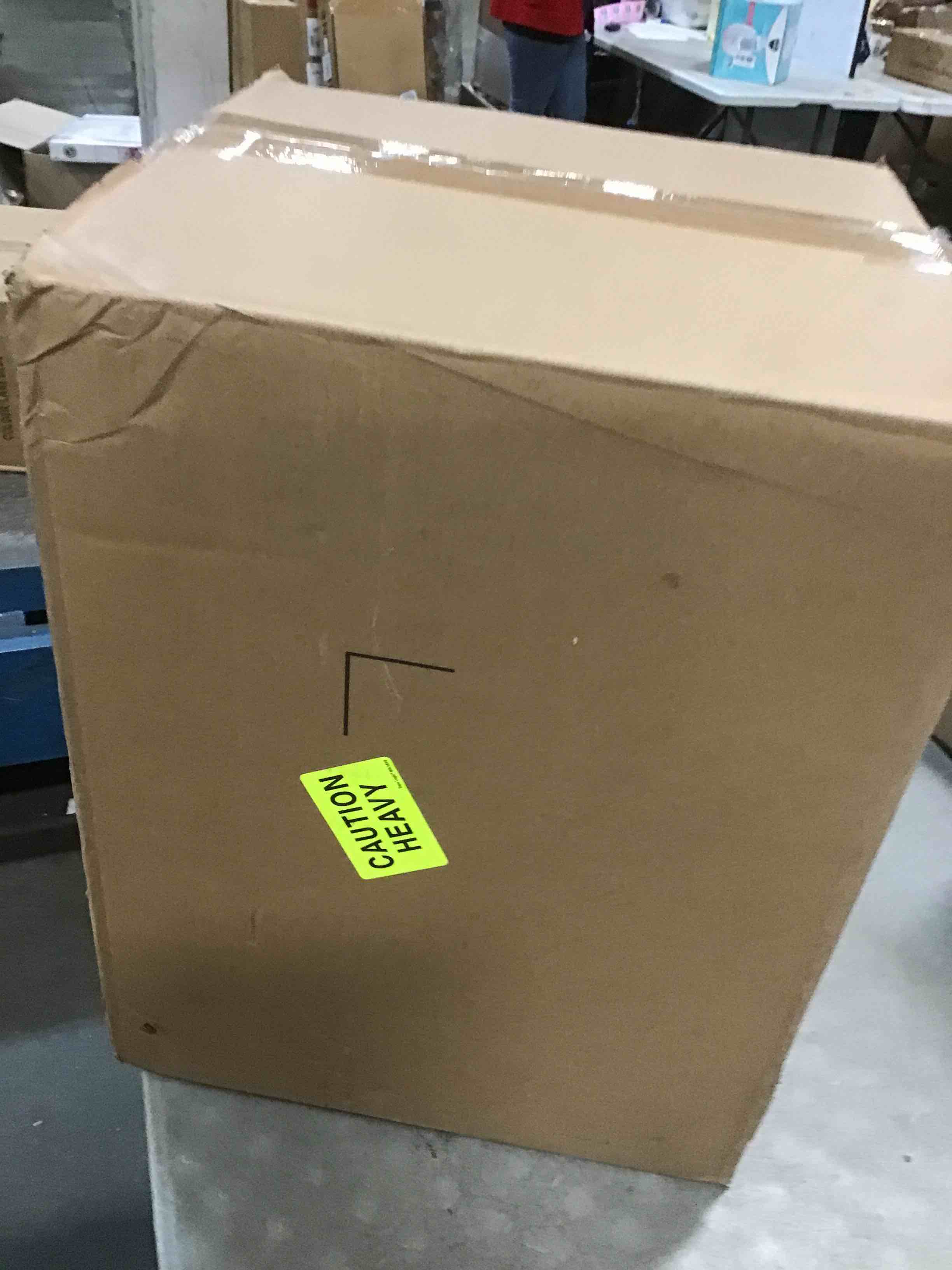 https://s3.amazonaws.com/lotting-images-prod/bidfta/PPE1823157_1733980152941.jpeg