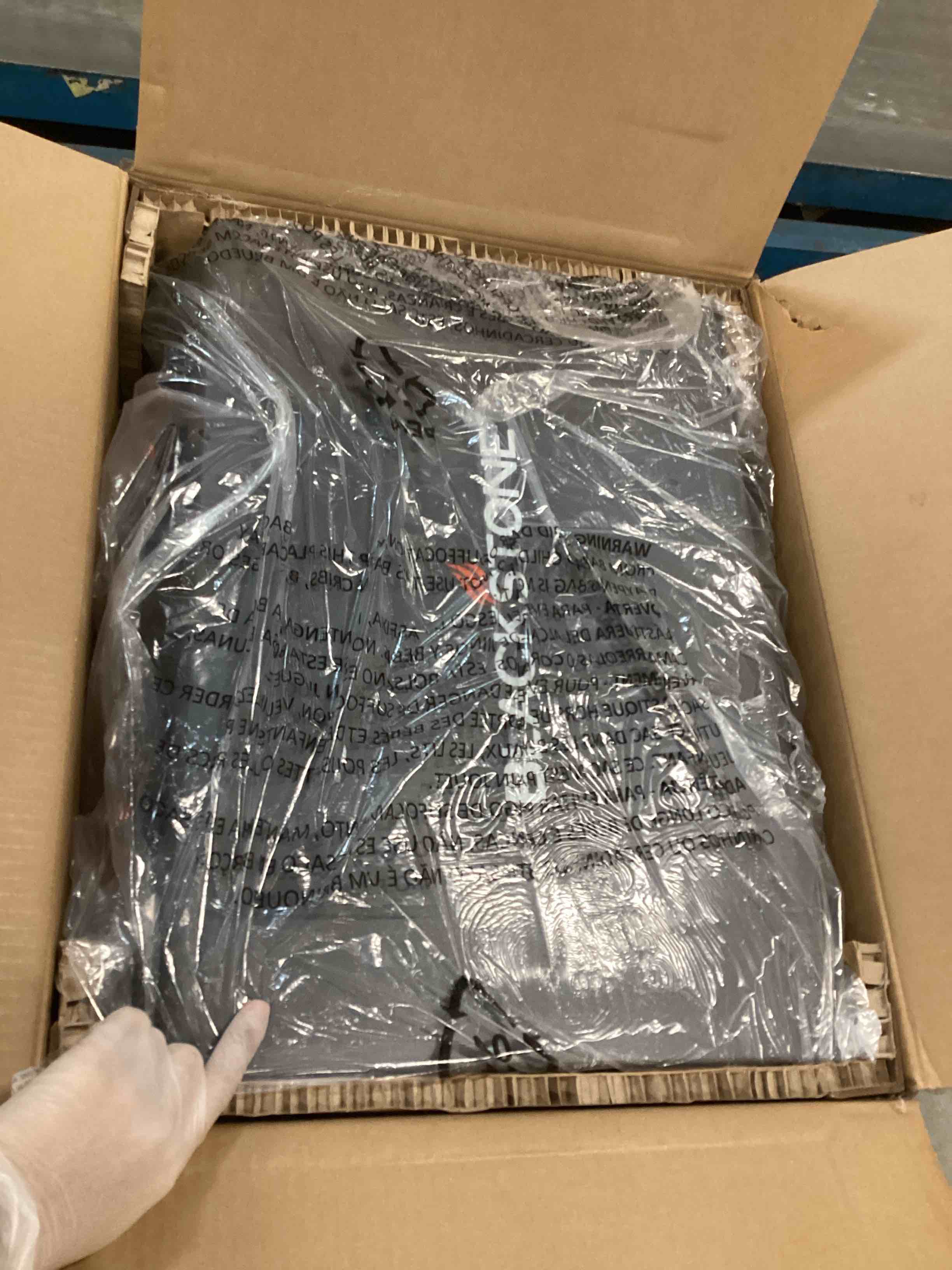 https://s3.amazonaws.com/lotting-images-prod/bidfta/PPE1823601_1734365016358.jpeg