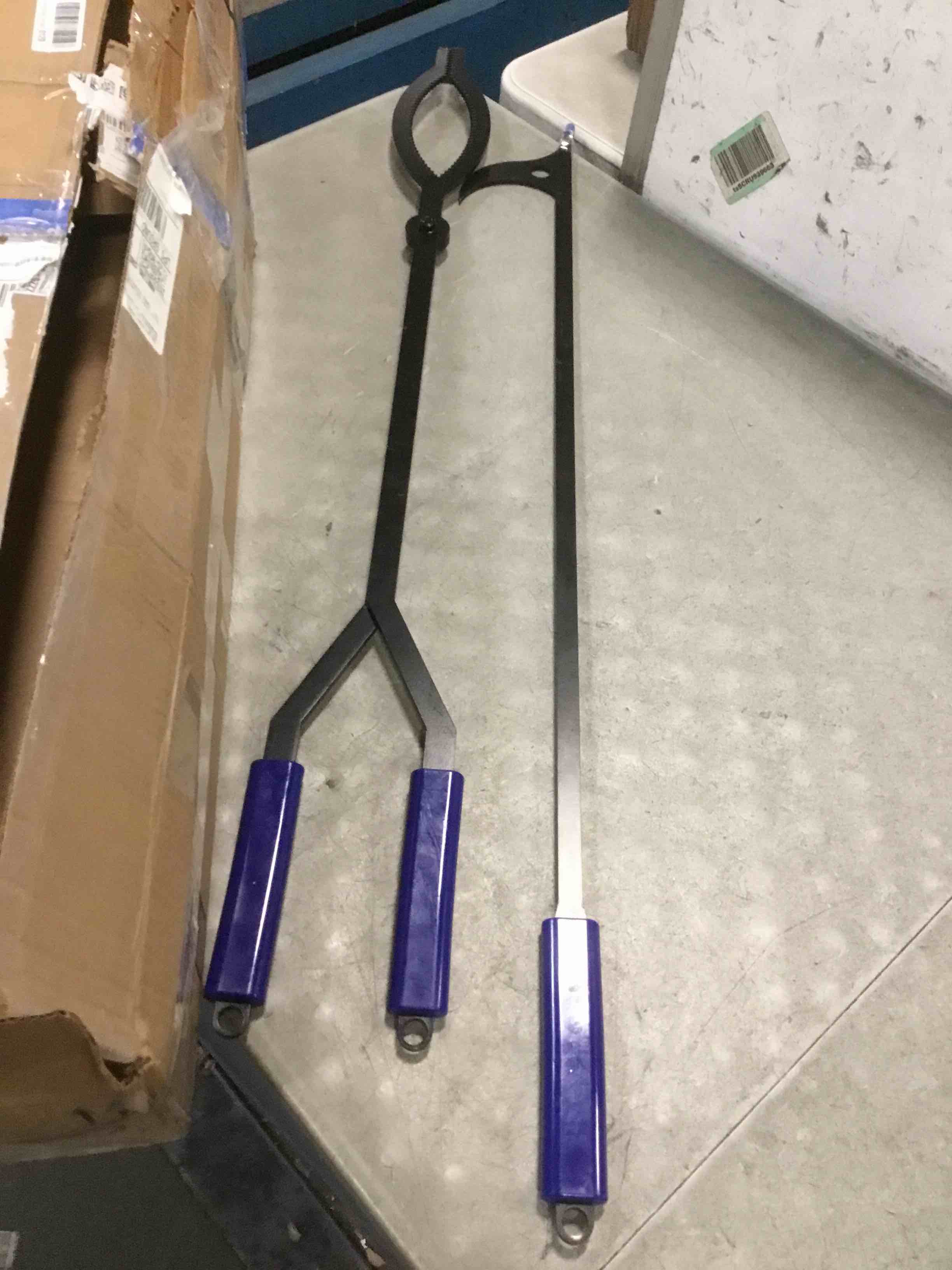 https://s3.amazonaws.com/lotting-images-prod/bidfta/PPE1824329_1734496636245.jpeg