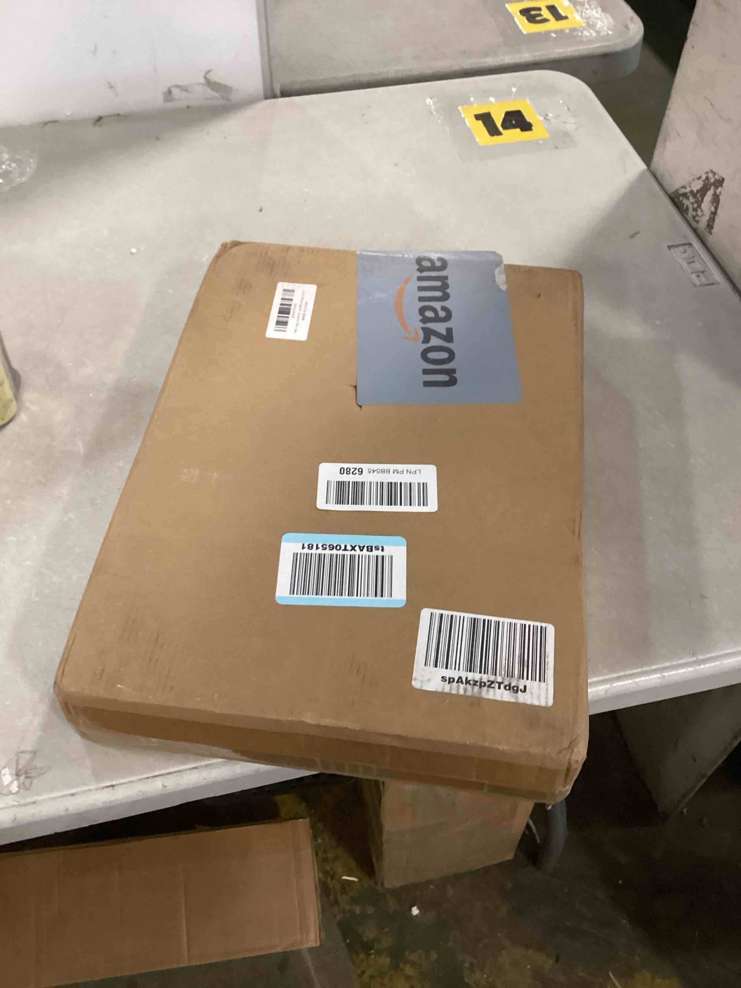 https://s3.amazonaws.com/lotting-images-prod/bidfta/PPE1828288_1733146710897.jpeg