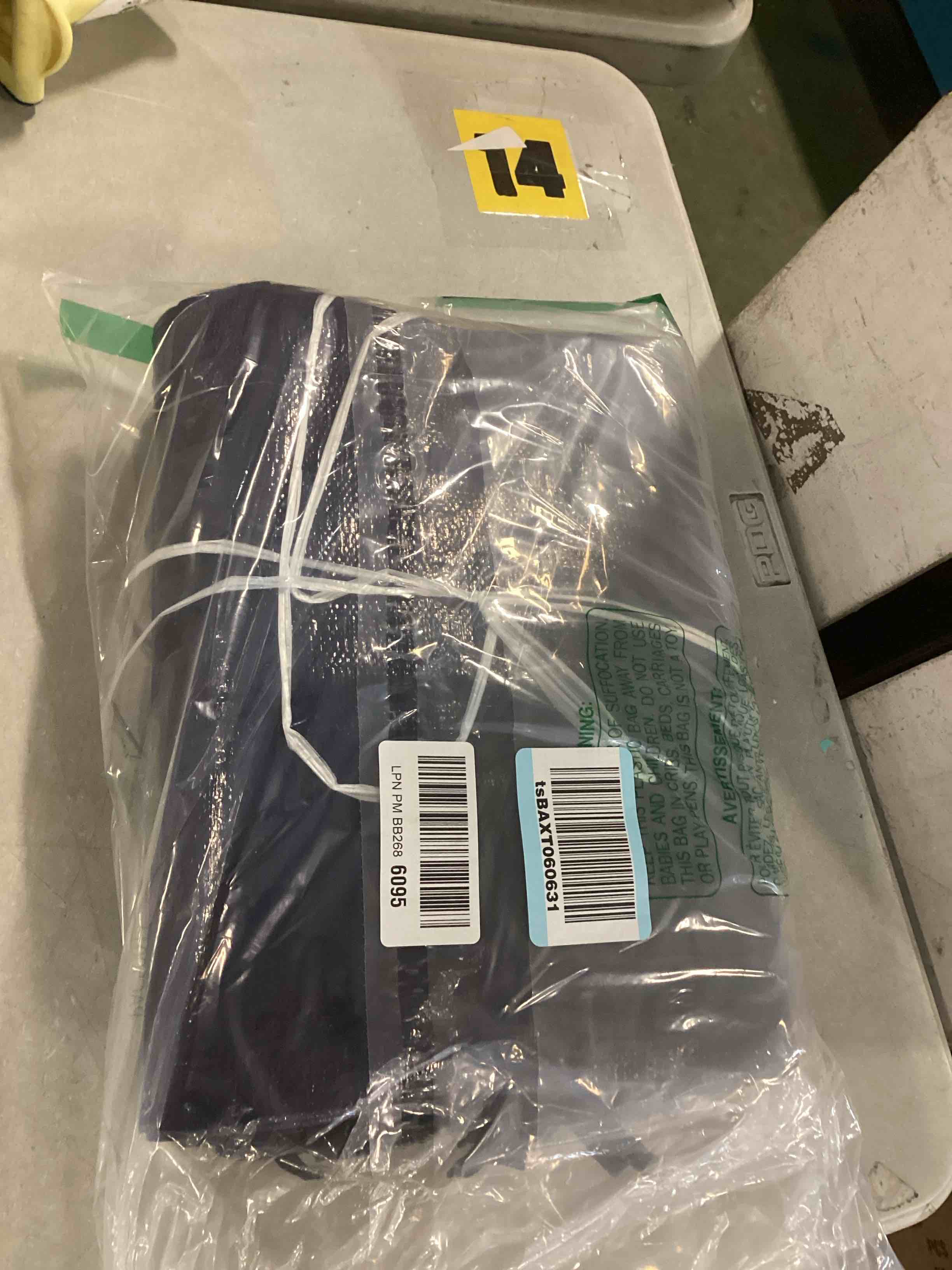 https://s3.amazonaws.com/lotting-images-prod/bidfta/PPE1828342_1733151346577.jpeg