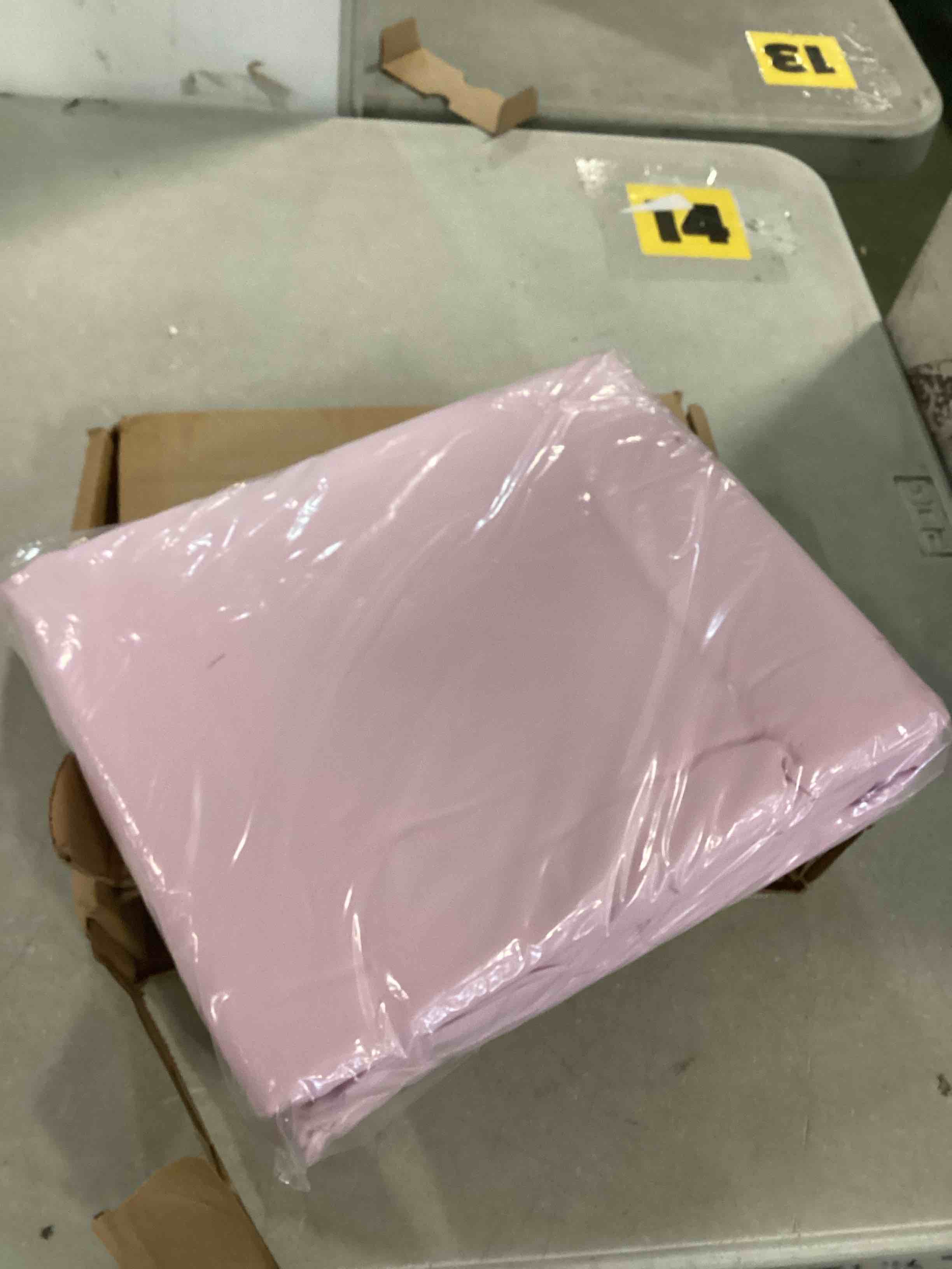 https://s3.amazonaws.com/lotting-images-prod/bidfta/PPE1828408_1733157399197.jpeg
