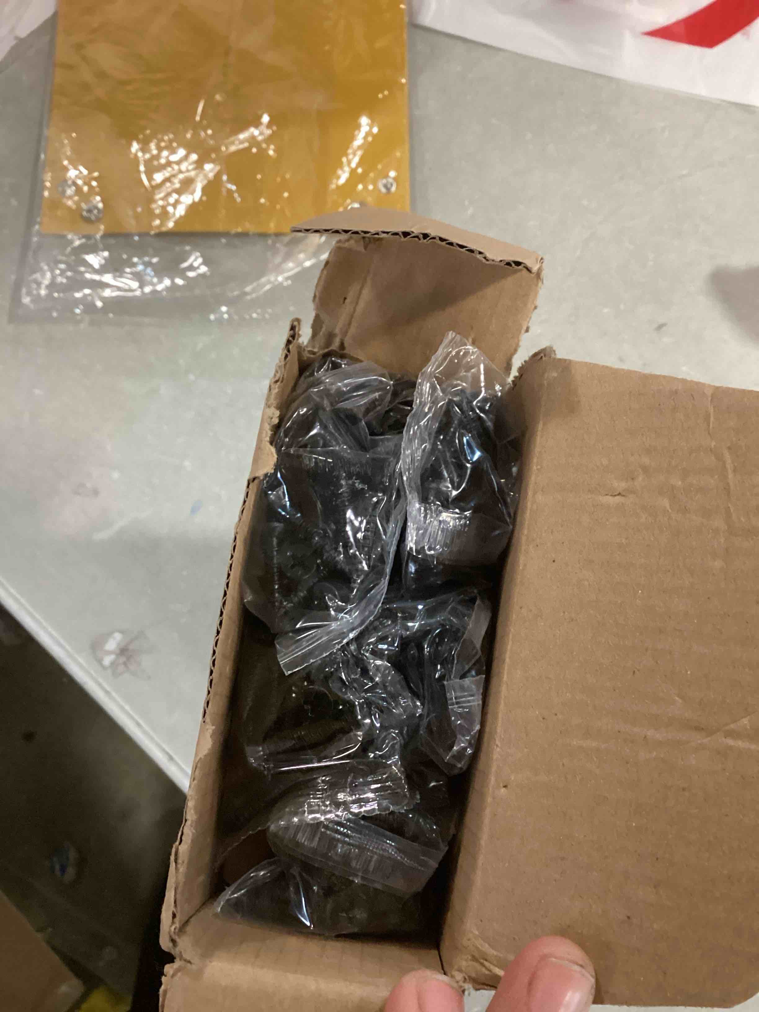 https://s3.amazonaws.com/lotting-images-prod/bidfta/PPE1828467_1733165873608.jpeg