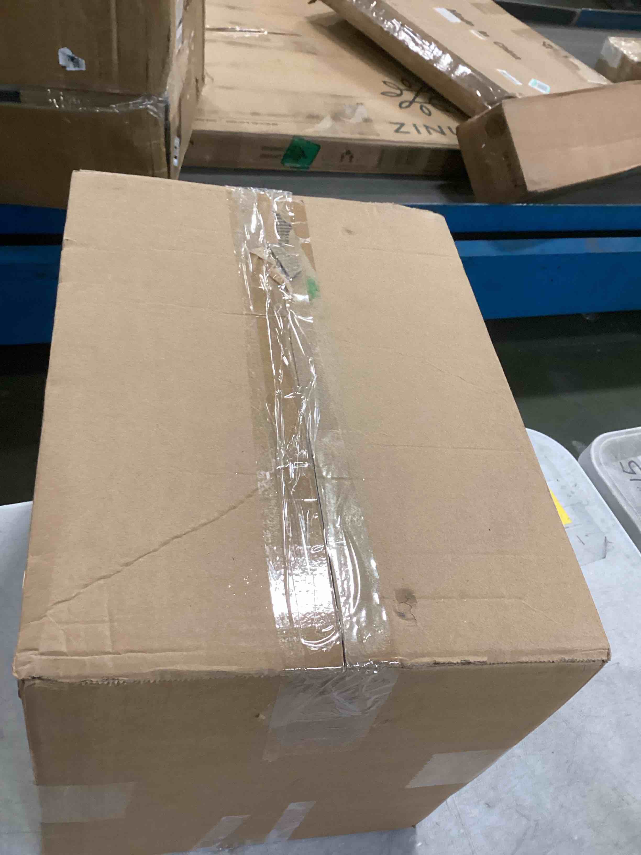 https://s3.amazonaws.com/lotting-images-prod/bidfta/PPE1828656_1733243774208.jpeg