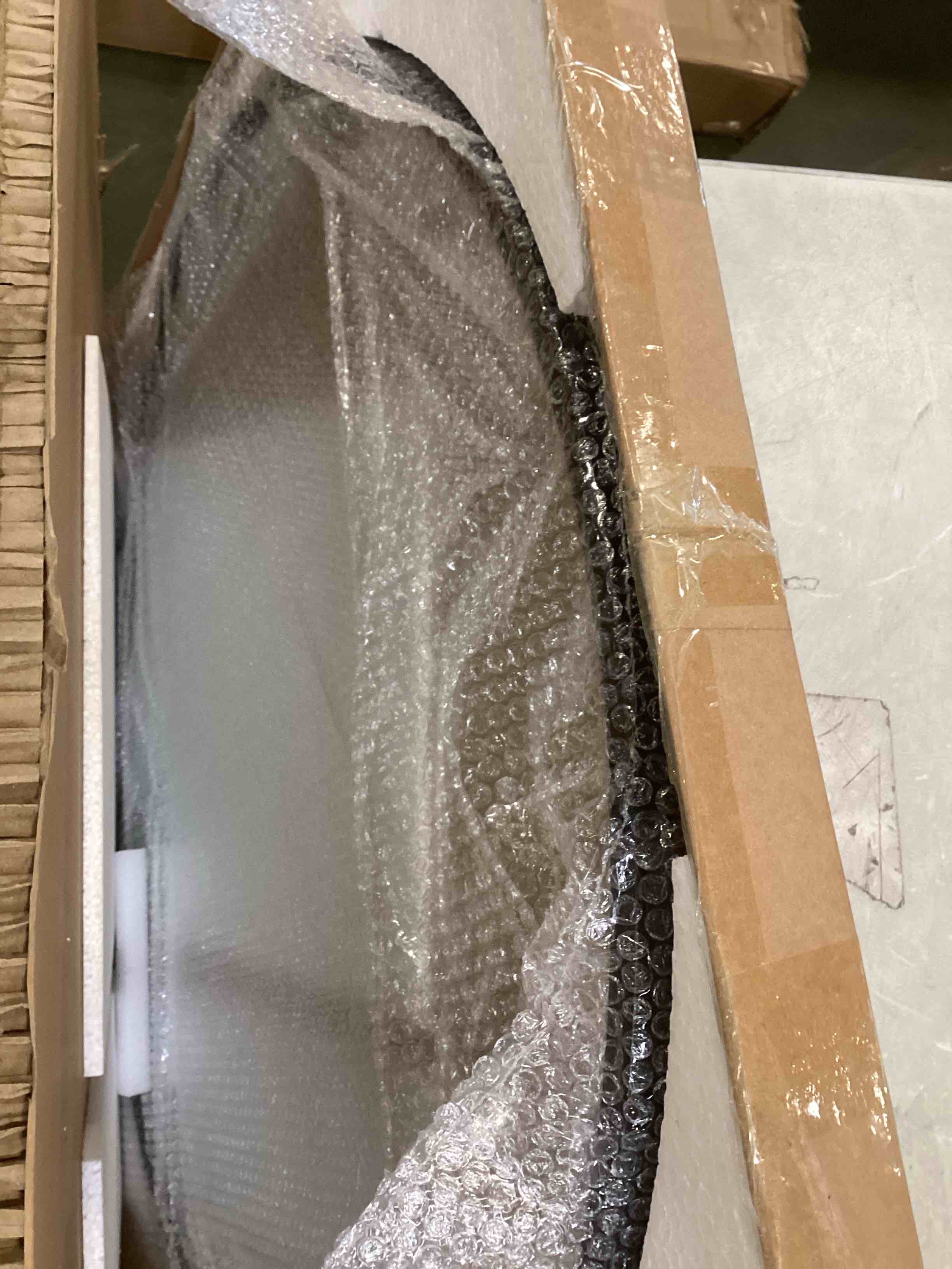 https://s3.amazonaws.com/lotting-images-prod/bidfta/PPE1829141_1733416227261.jpeg