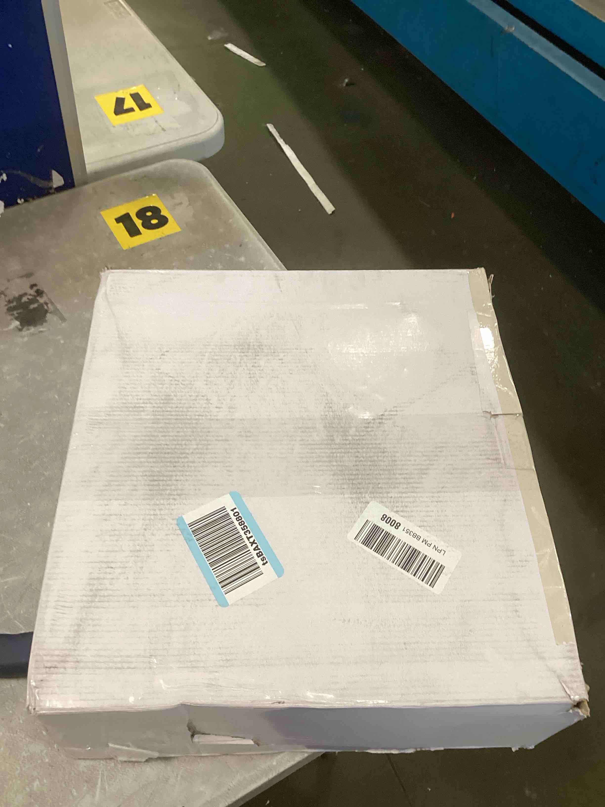 https://s3.amazonaws.com/lotting-images-prod/bidfta/PPE1829505_1733511947150.jpeg