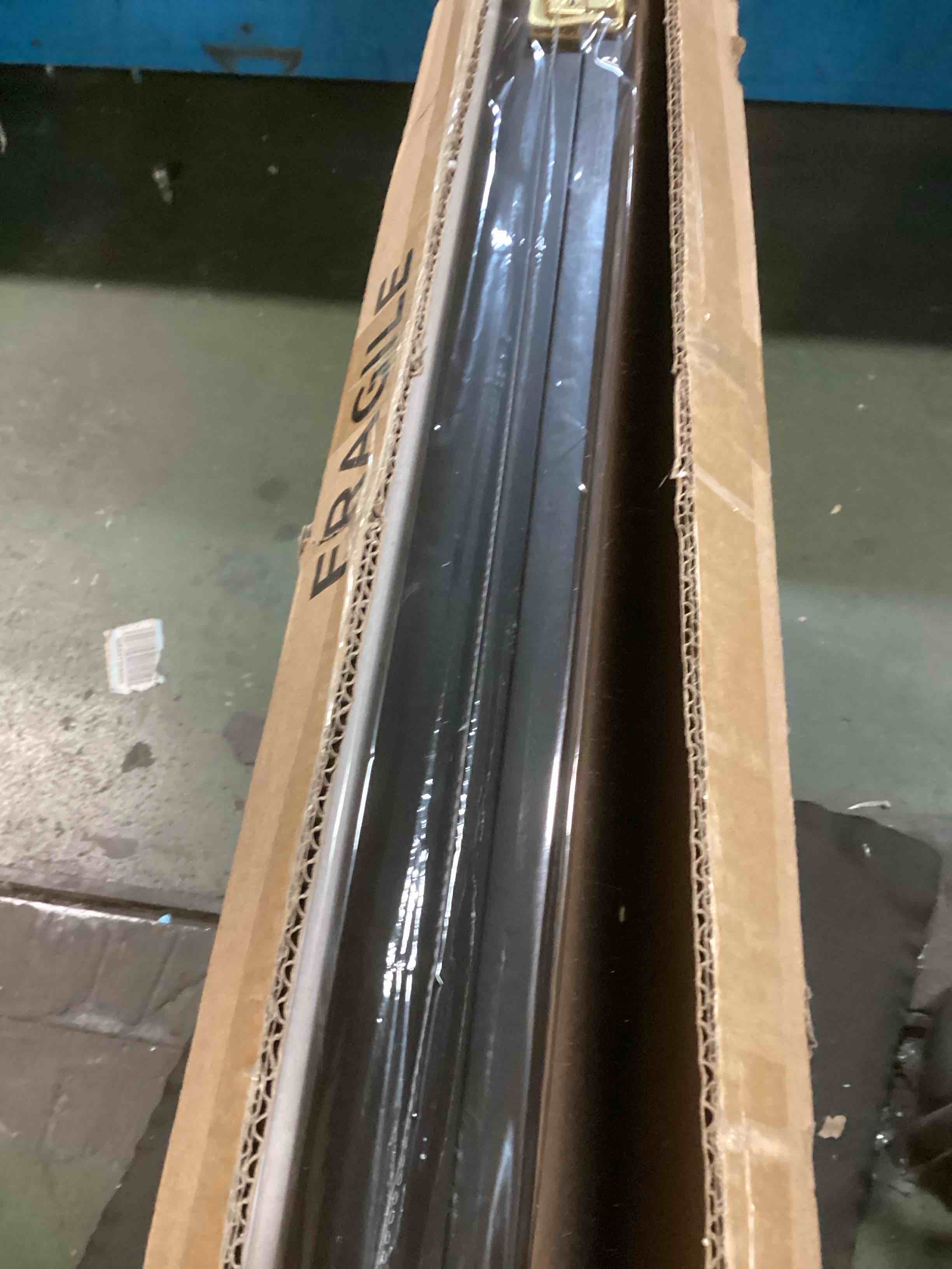 https://s3.amazonaws.com/lotting-images-prod/bidfta/PPE1829686_1733761365918.jpeg
