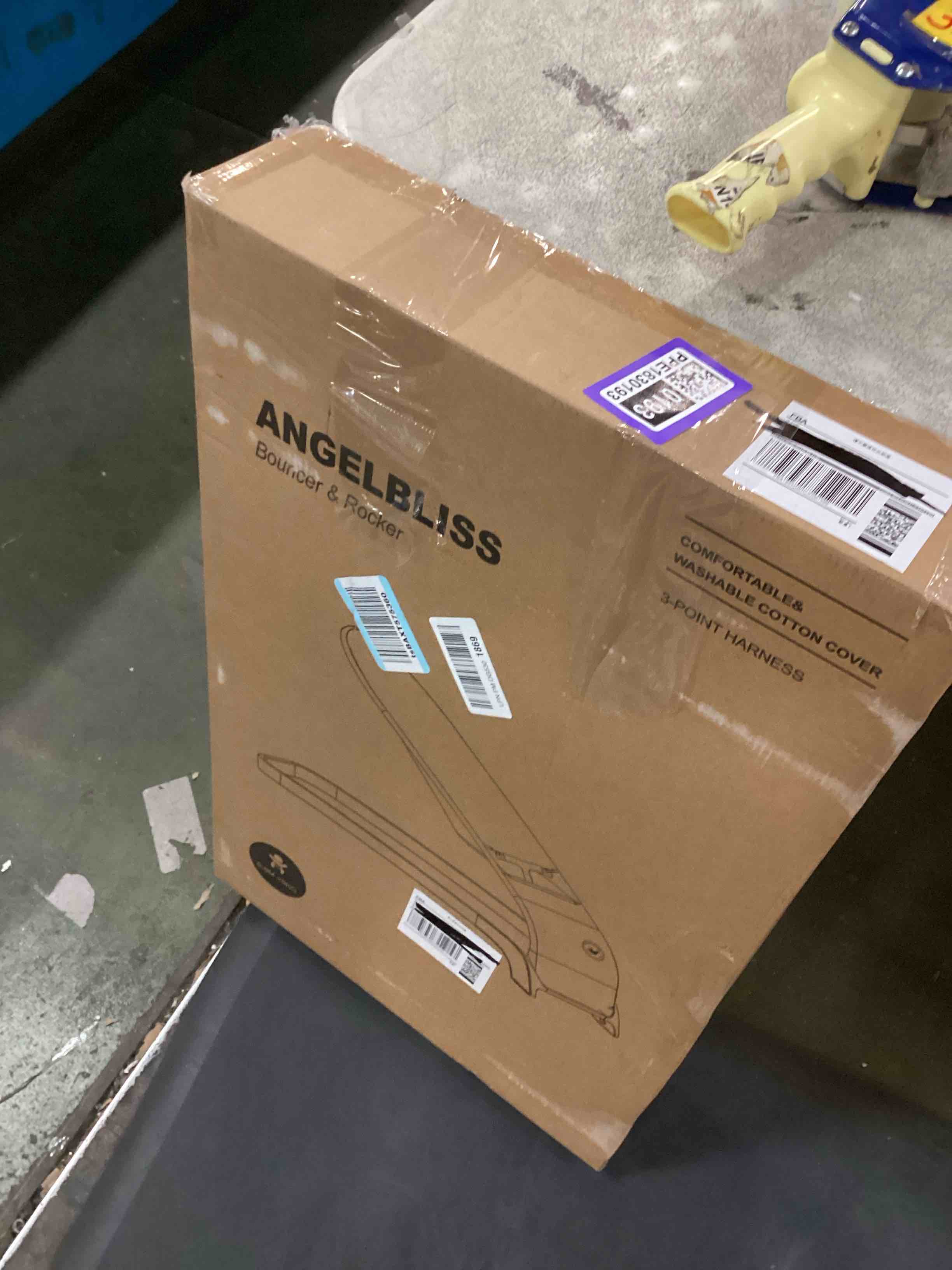 https://s3.amazonaws.com/lotting-images-prod/bidfta/PPE1830193_1733928377572.jpeg