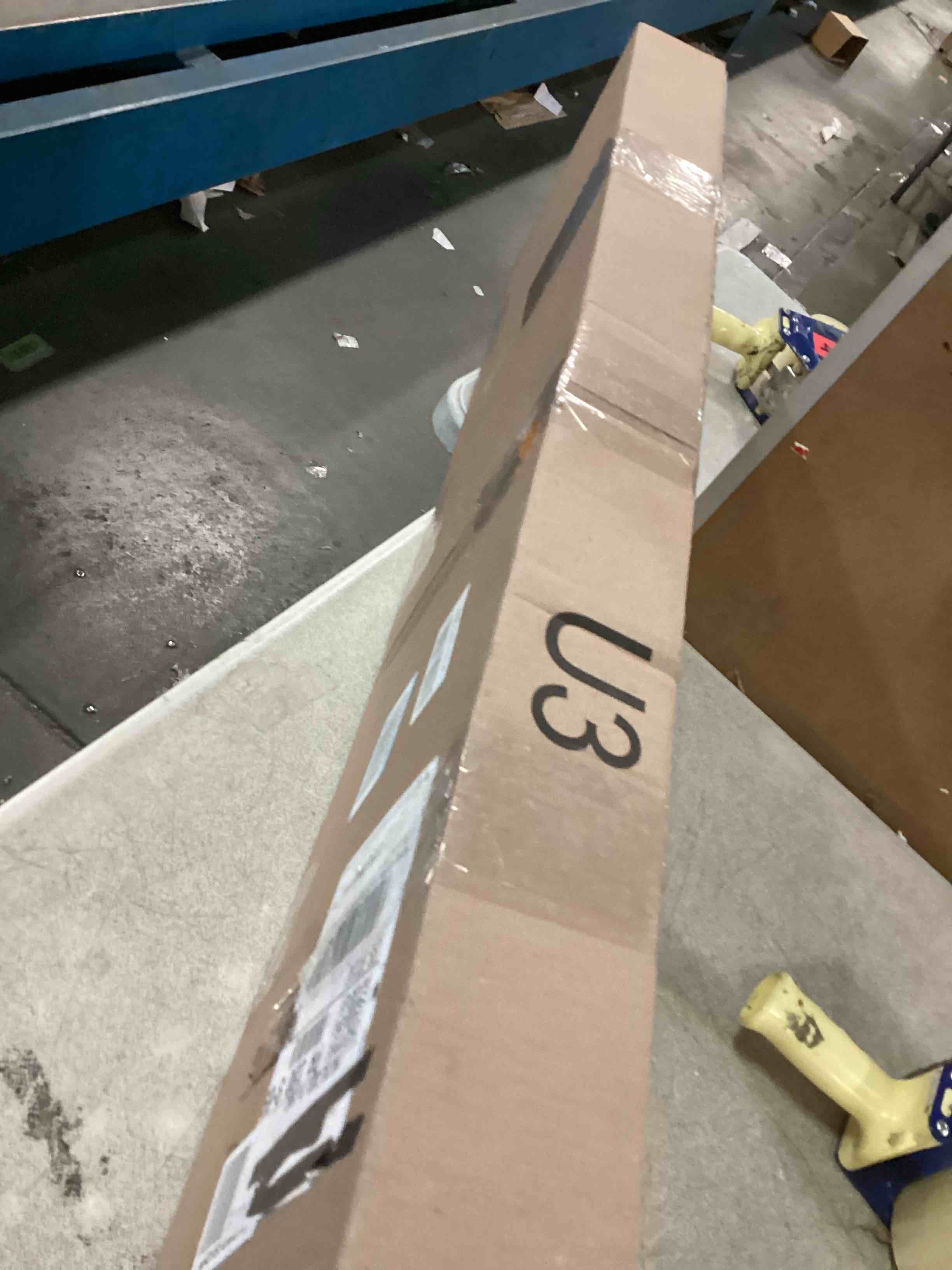 https://s3.amazonaws.com/lotting-images-prod/bidfta/PPE1830362_1733949590517.jpeg