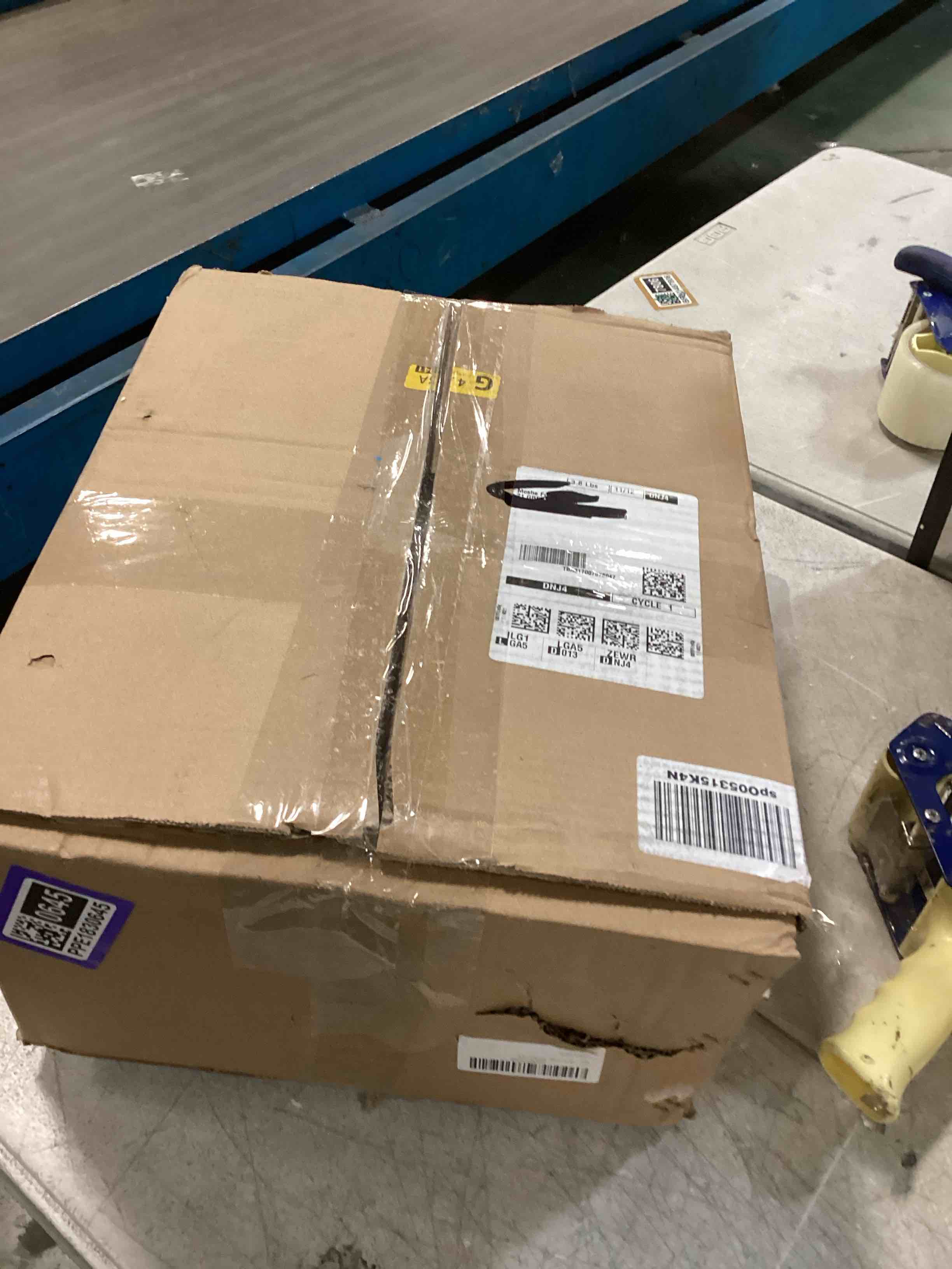 https://s3.amazonaws.com/lotting-images-prod/bidfta/PPE1830645_1734092590261.jpeg
