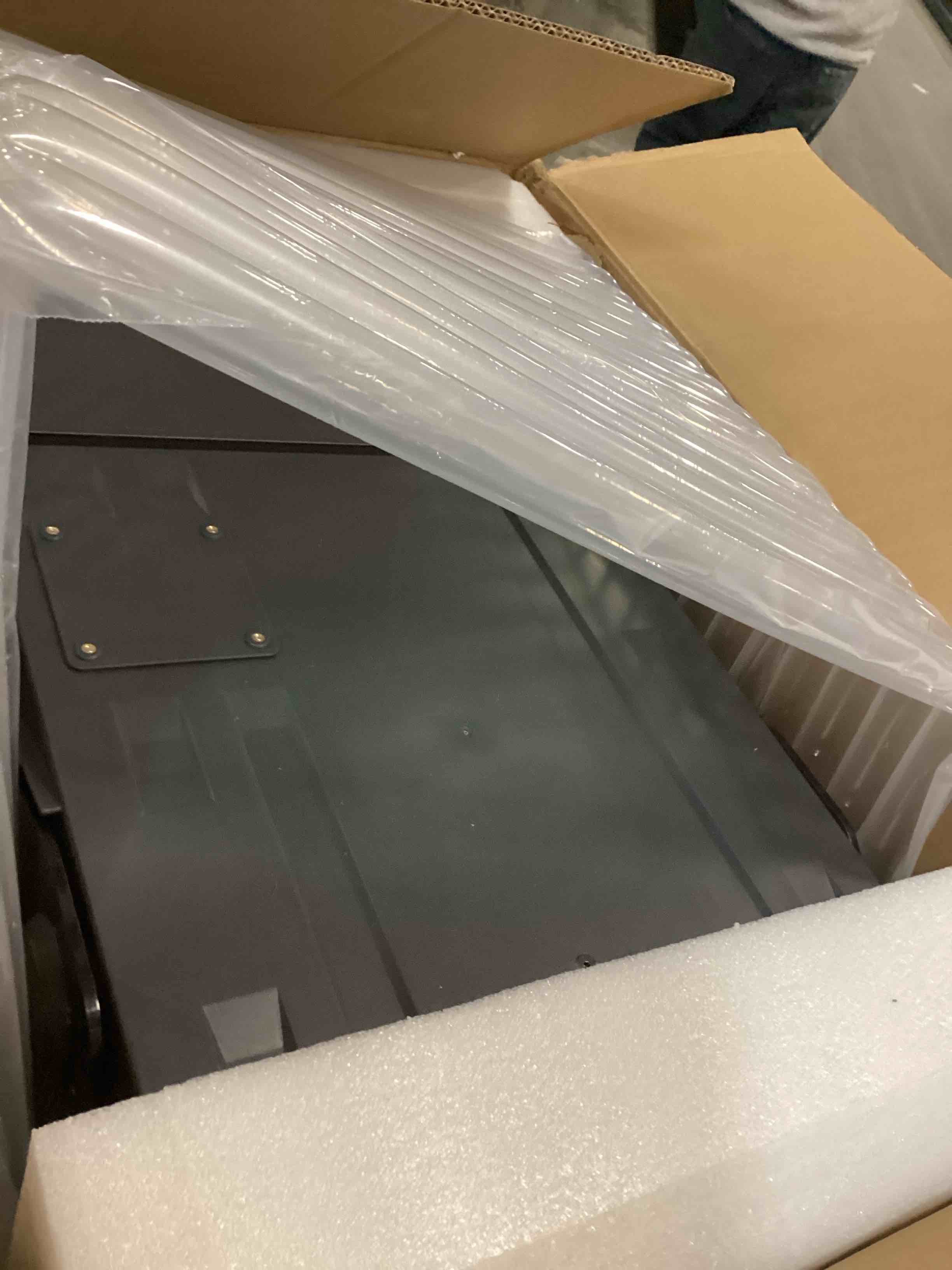https://s3.amazonaws.com/lotting-images-prod/bidfta/PPE1830992_1734376966026.jpeg