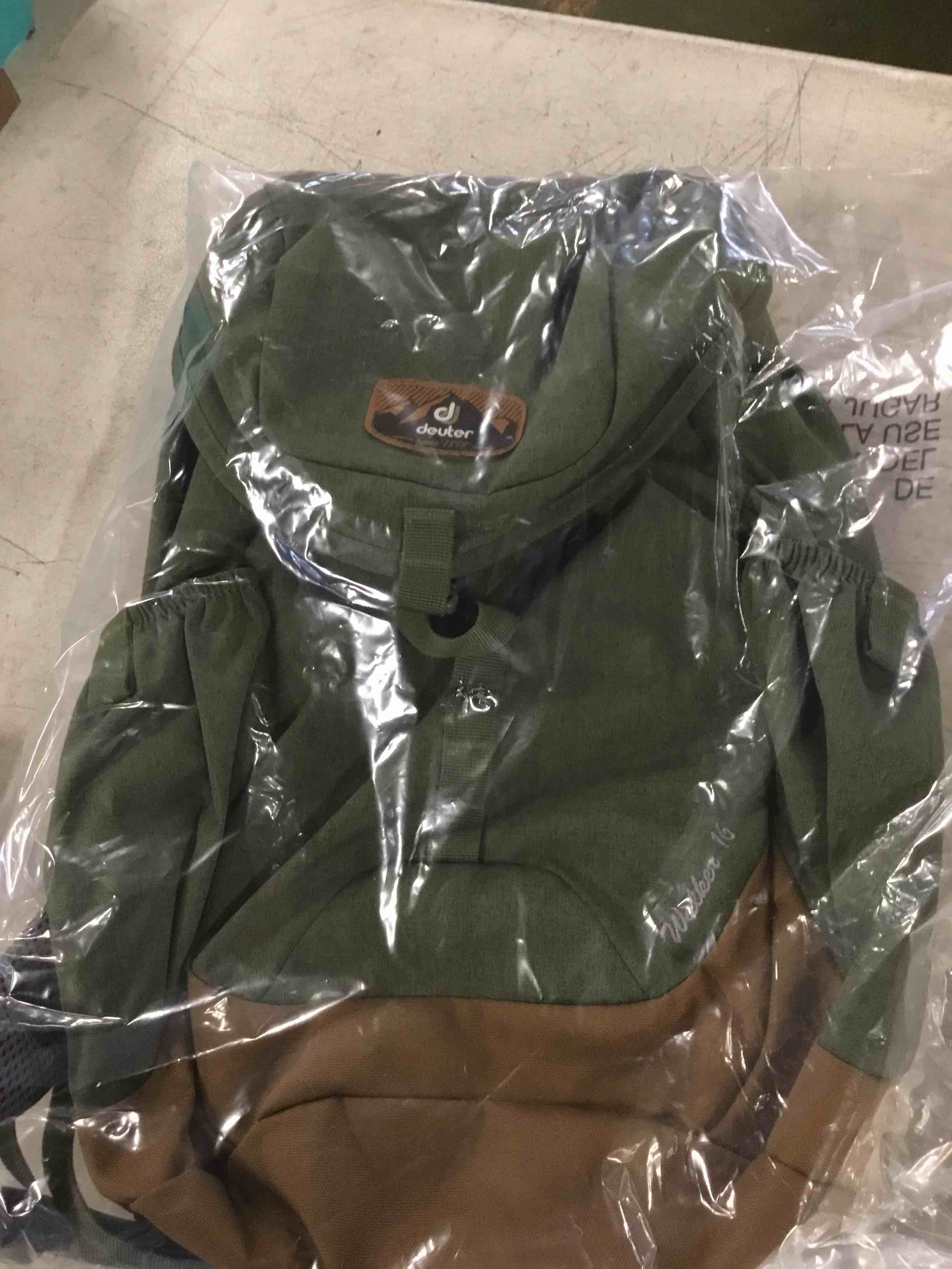 Deuter army green with brown backpack walker 16 