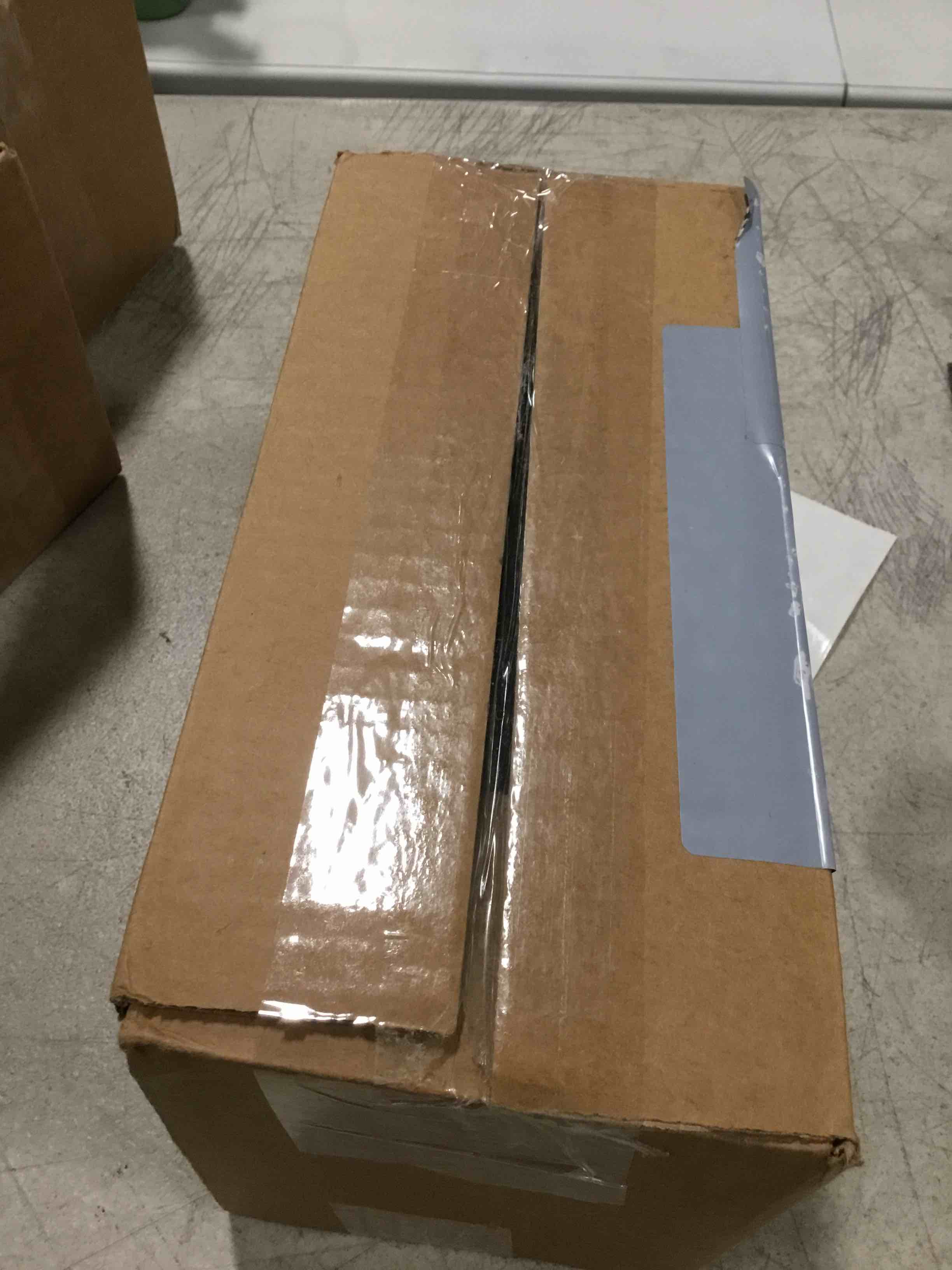 https://s3.amazonaws.com/lotting-images-prod/bidfta/PPE1832461_1733402172287.jpeg