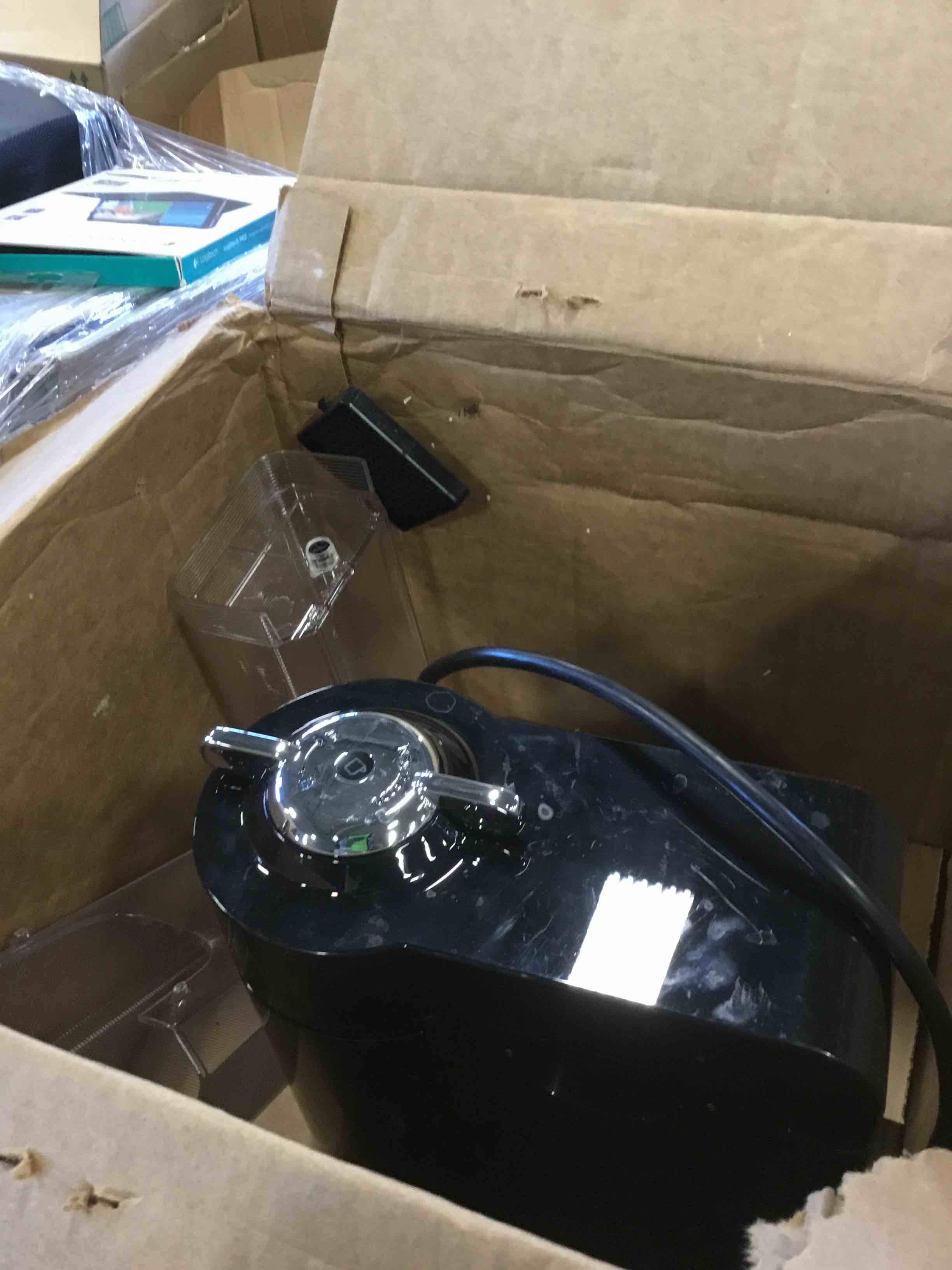 https://s3.amazonaws.com/lotting-images-prod/bidfta/PPE1832706_1733496844699.jpeg