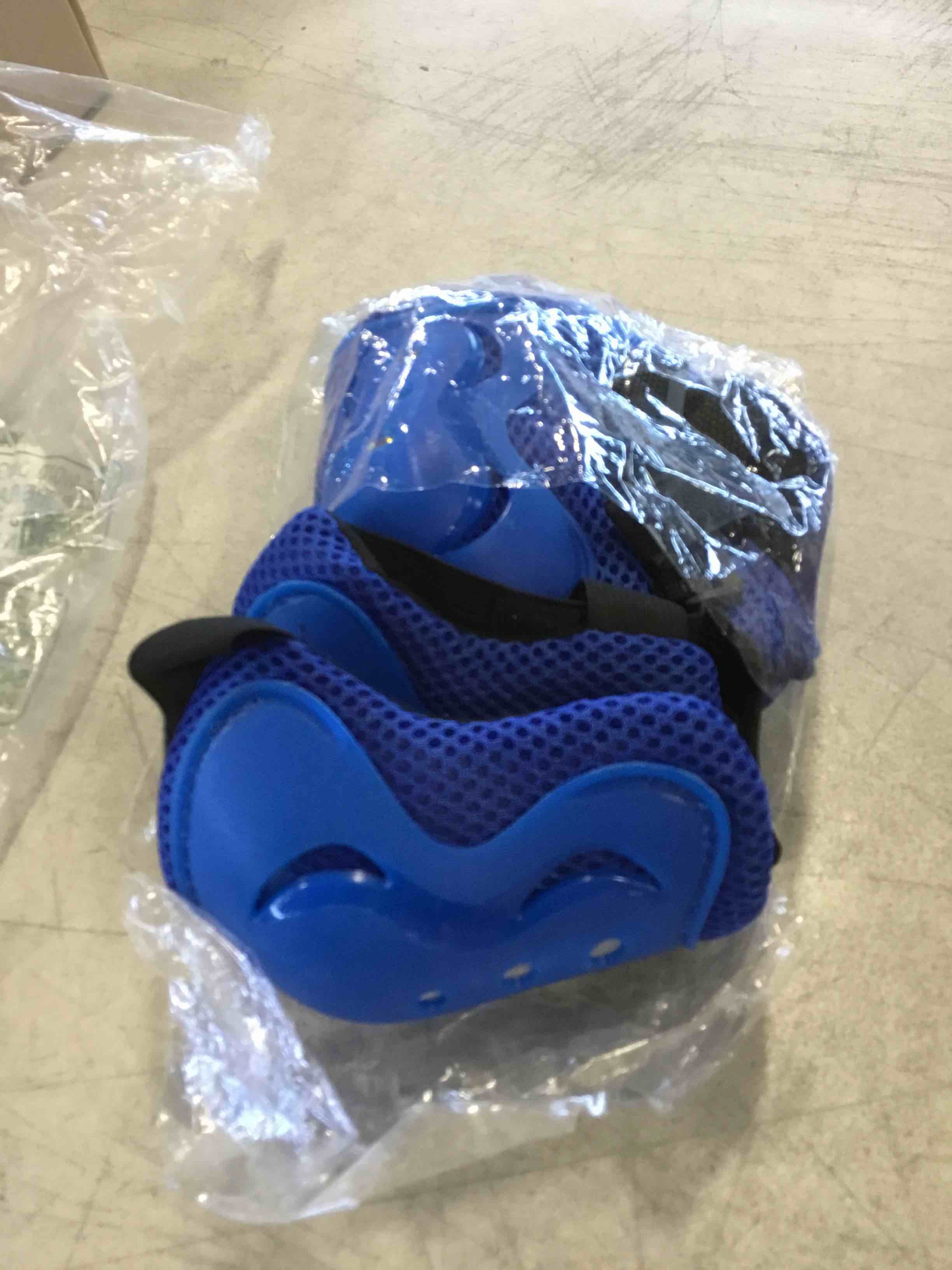https://s3.amazonaws.com/lotting-images-prod/bidfta/PPE1832736_1733513274452.jpeg