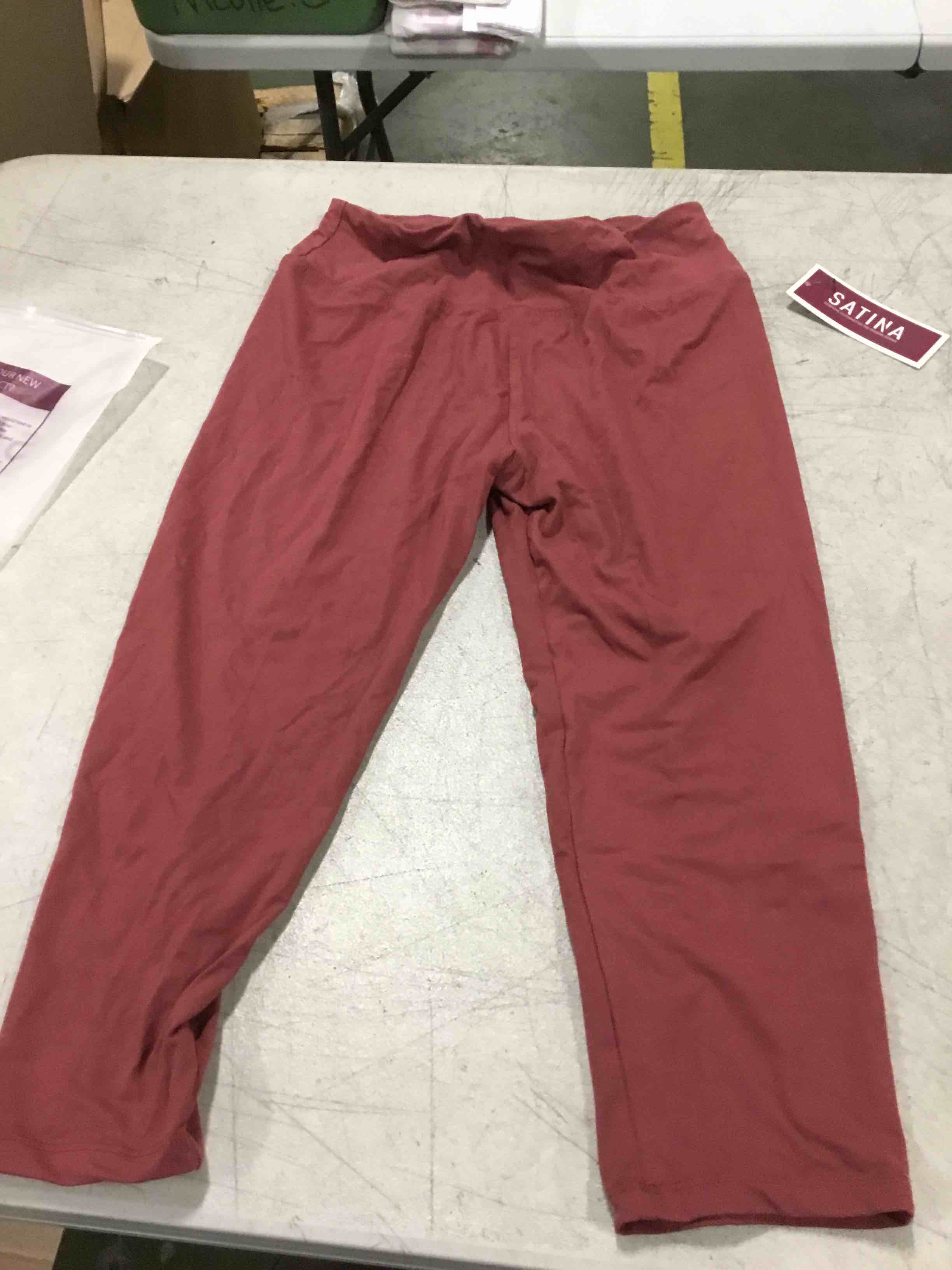 SATINA Capri leggings one size 