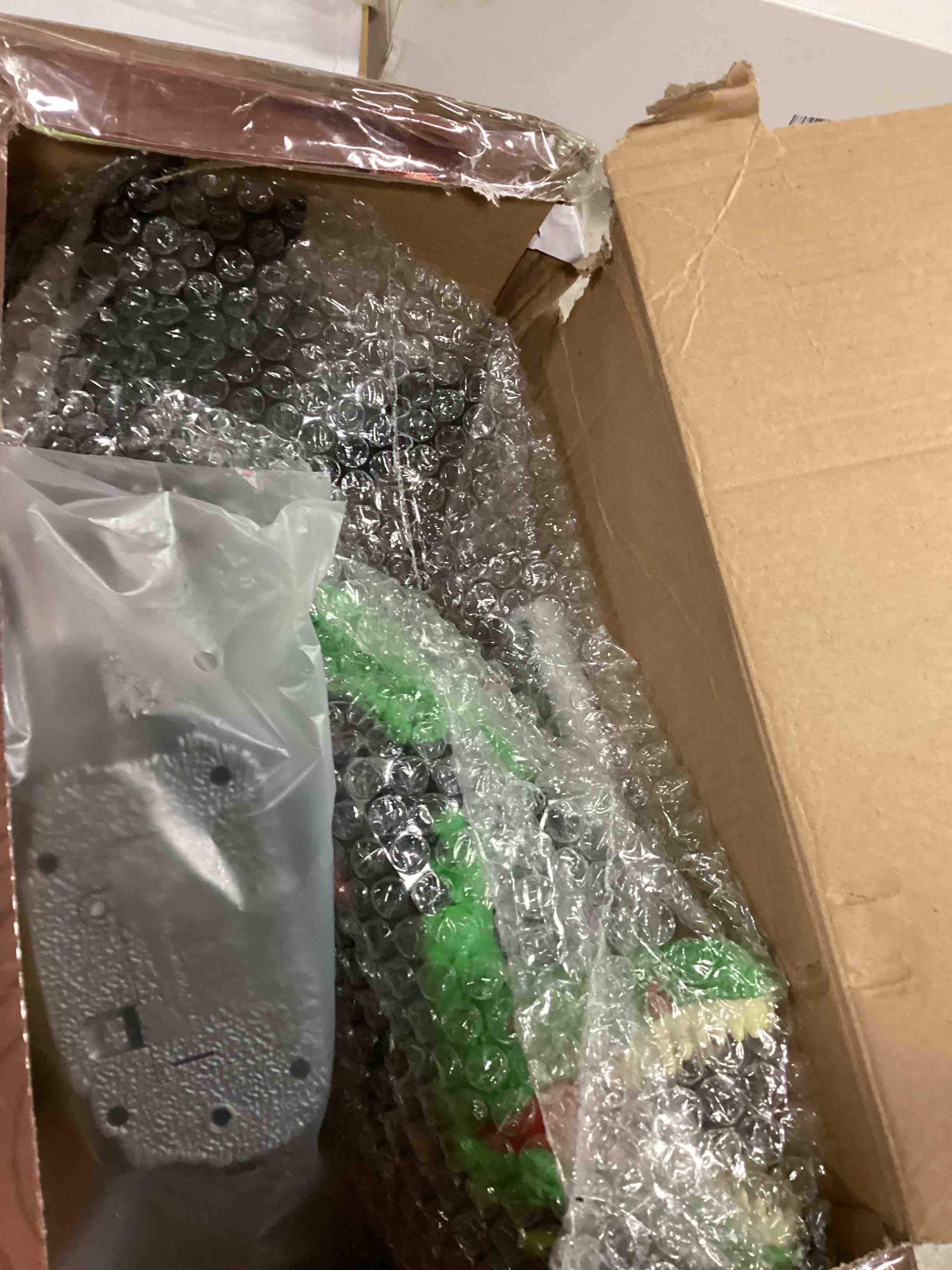 https://s3.amazonaws.com/lotting-images-prod/bidfta/PPE1833073_1733920598285.jpeg