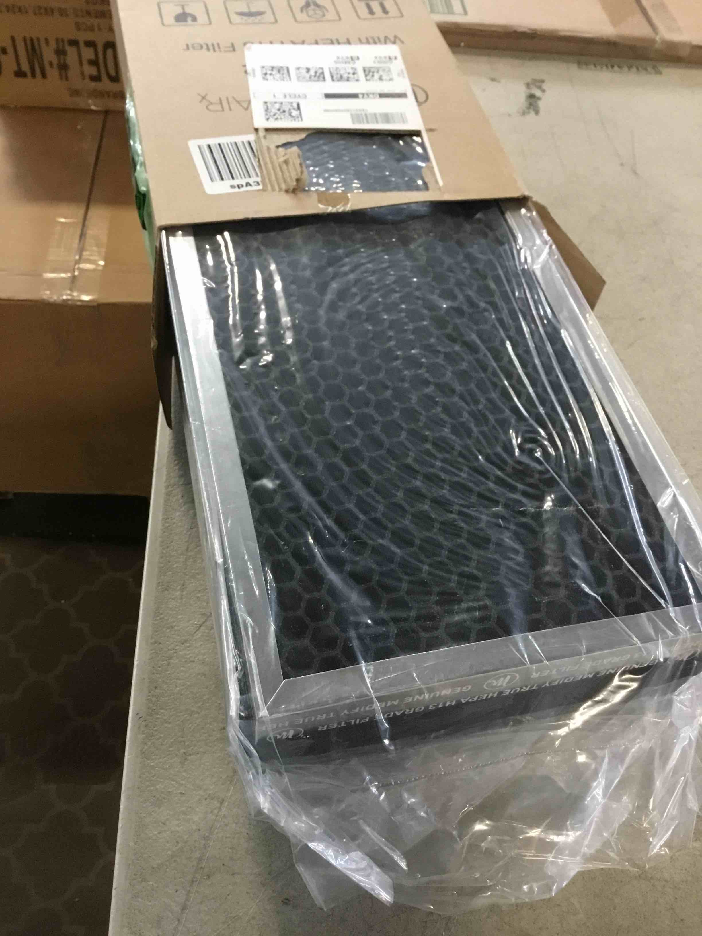 https://s3.amazonaws.com/lotting-images-prod/bidfta/PPE1833336_1734118825320.jpeg