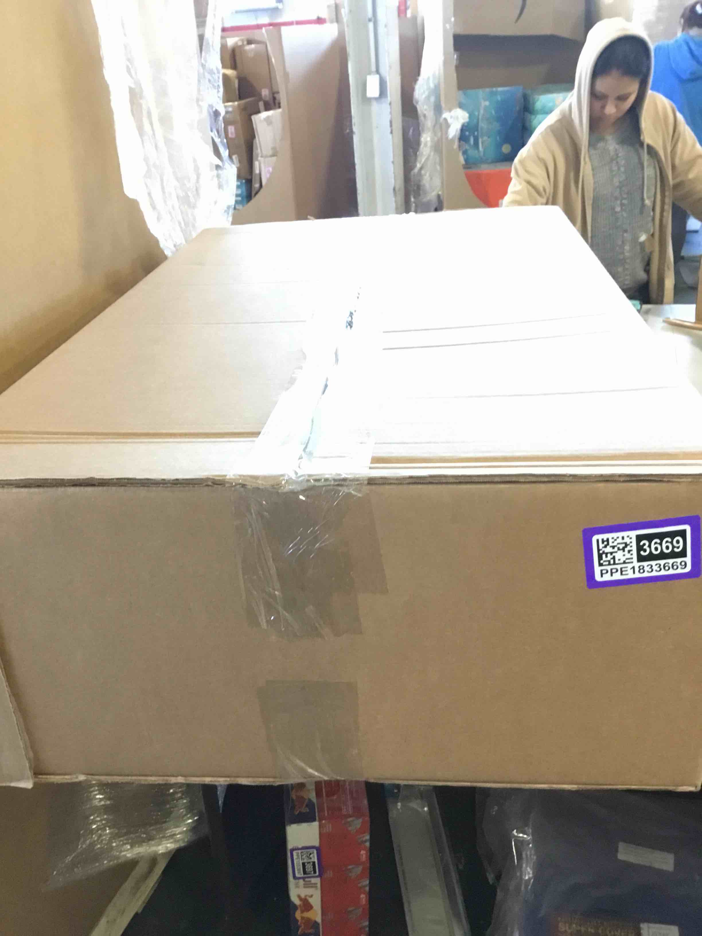 https://s3.amazonaws.com/lotting-images-prod/bidfta/PPE1833669_1734453890011.jpeg